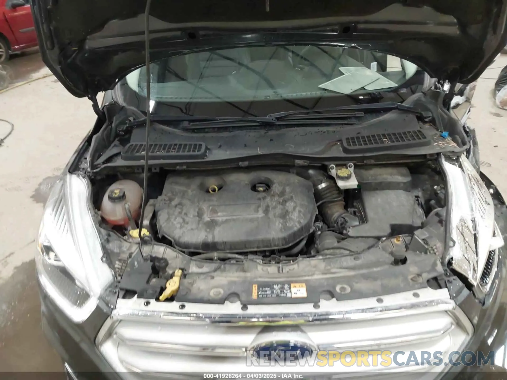 10 fotografías del automóvil dañado 1FMCU9J91KUB11957 FORD ESCAPE 2019