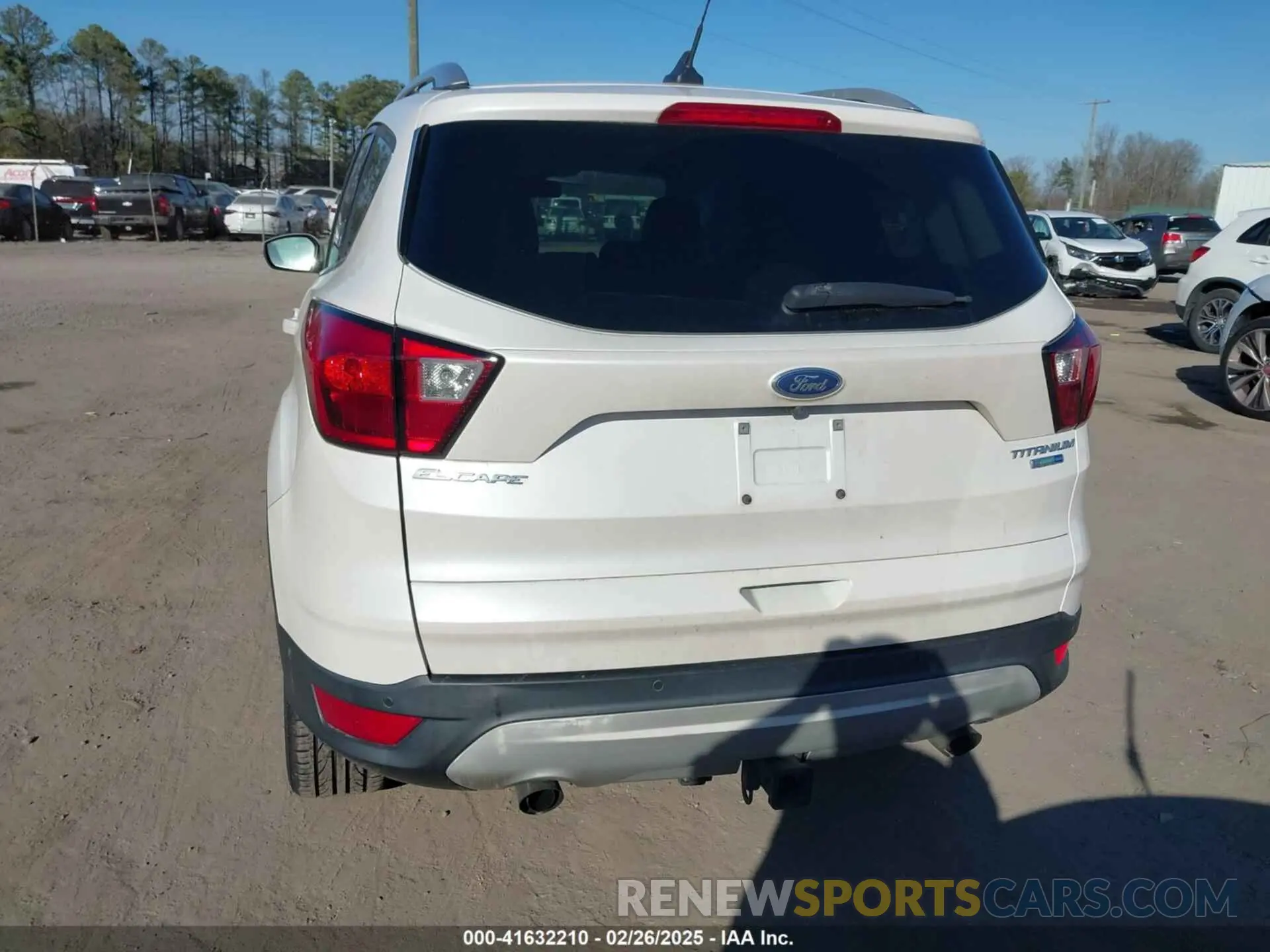 16 fotografías del automóvil dañado 1FMCU9J91KUB21842 FORD ESCAPE 2019
