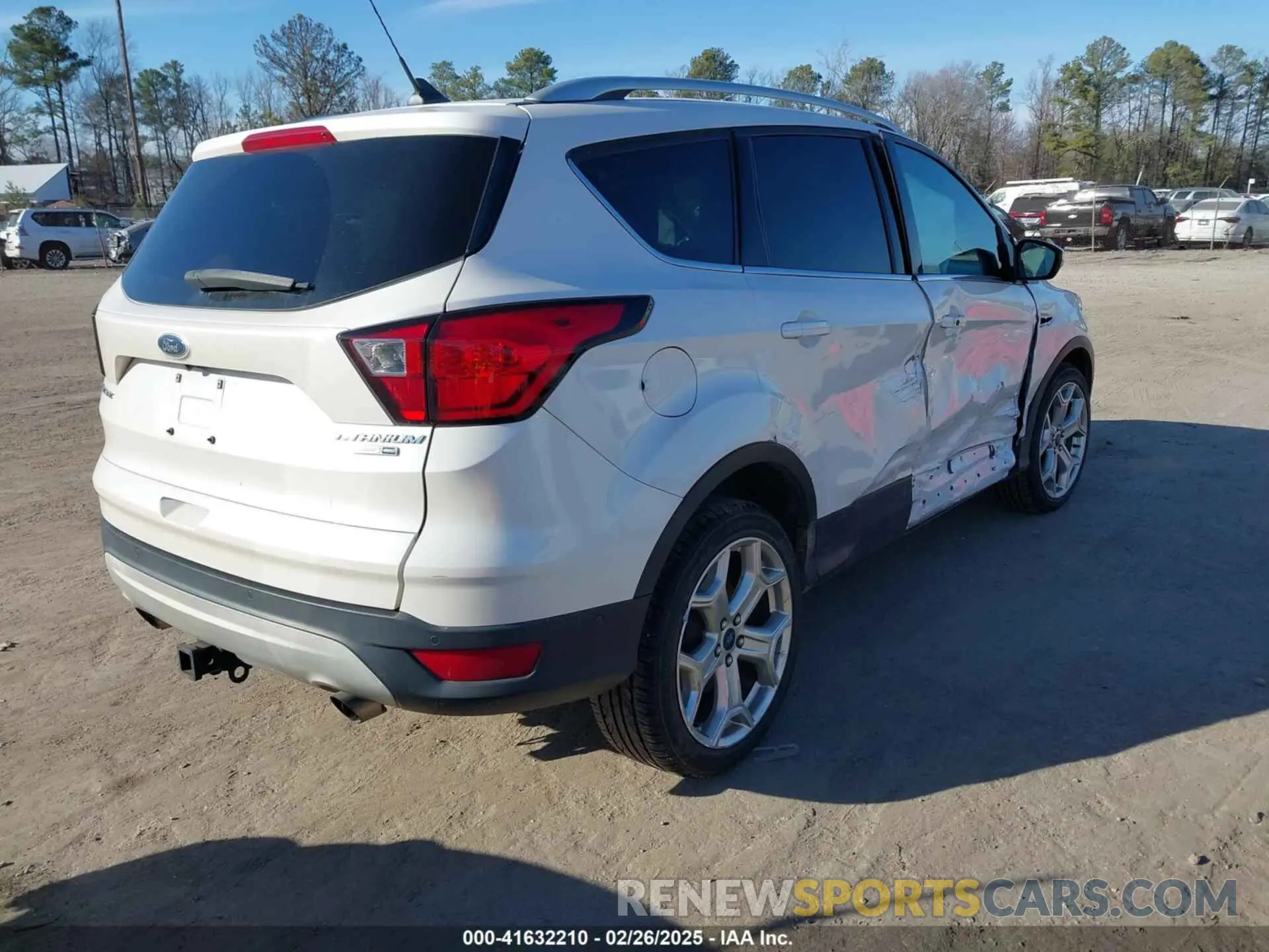 4 fotografías del automóvil dañado 1FMCU9J91KUB21842 FORD ESCAPE 2019
