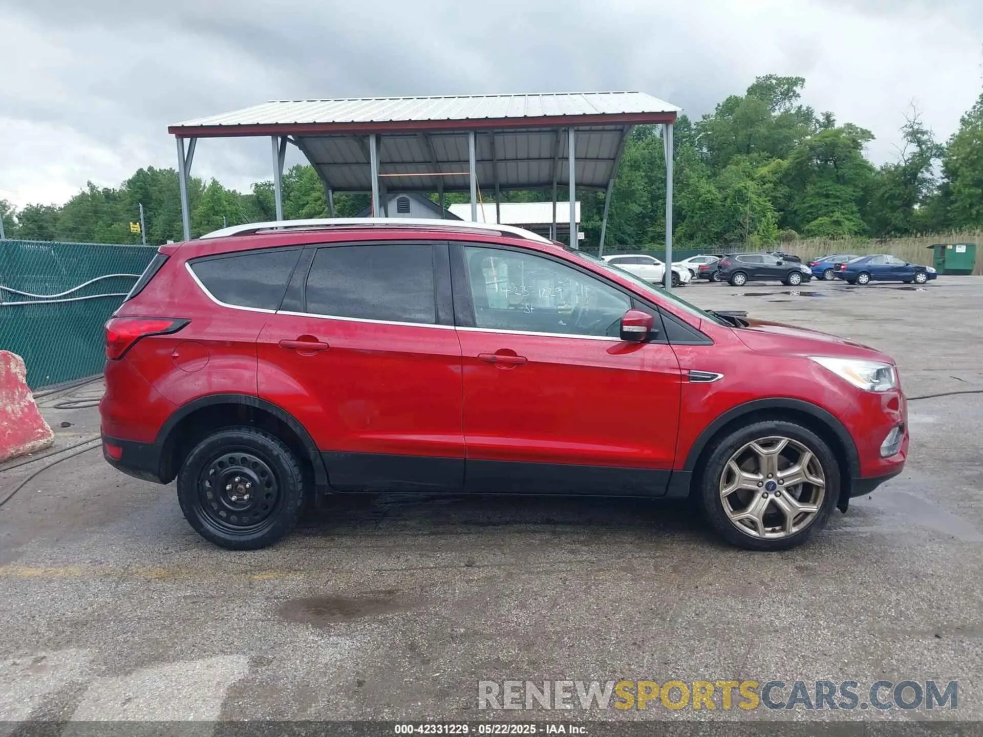 13 fotografías del automóvil dañado 1FMCU9J93KUC21330 FORD ESCAPE 2019