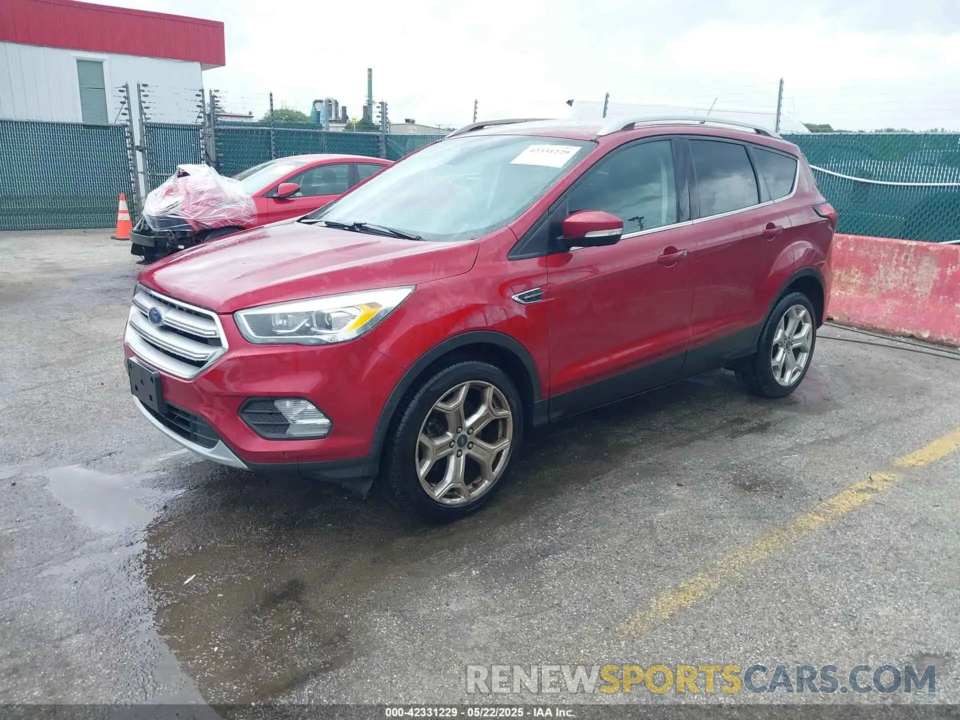 2 fotografías del automóvil dañado 1FMCU9J93KUC21330 FORD ESCAPE 2019
