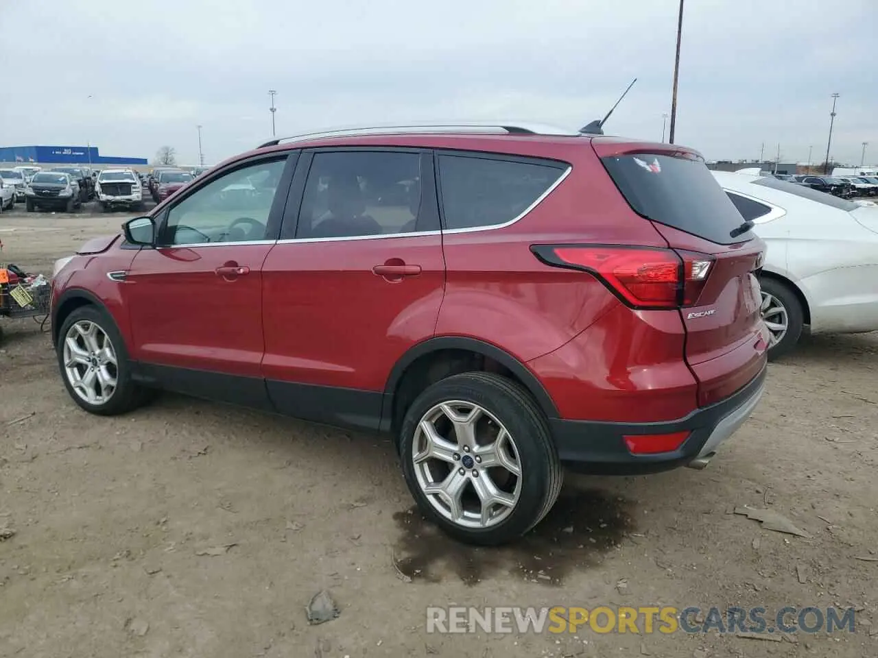 2 fotografías del automóvil dañado 1FMCU9J94KUB54821 FORD ESCAPE 2019