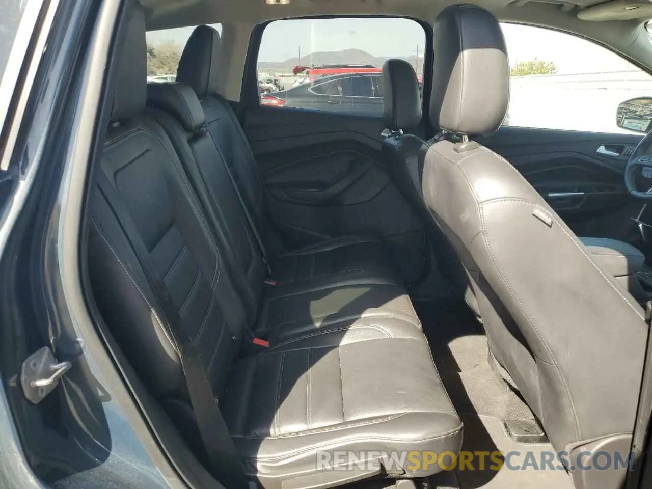 10 fotografías del automóvil dañado 1FMCU9J95KUA32579 FORD ESCAPE 2019
