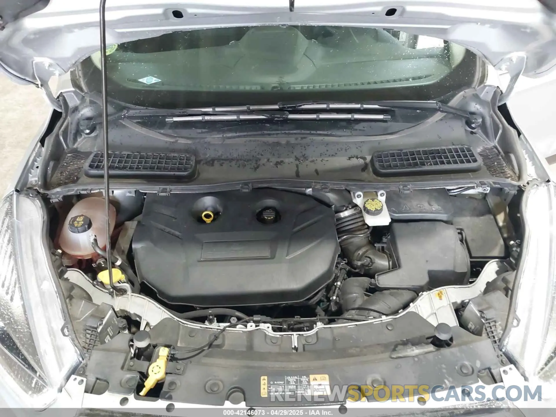 10 fotografías del automóvil dañado 1FMCU9J95KUA52315 FORD ESCAPE 2019