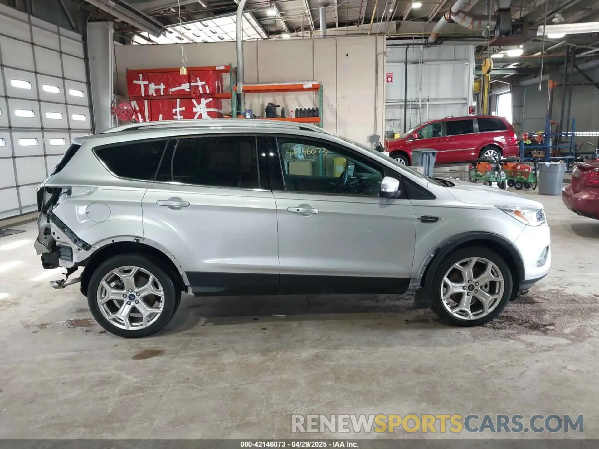 13 fotografías del automóvil dañado 1FMCU9J95KUA52315 FORD ESCAPE 2019