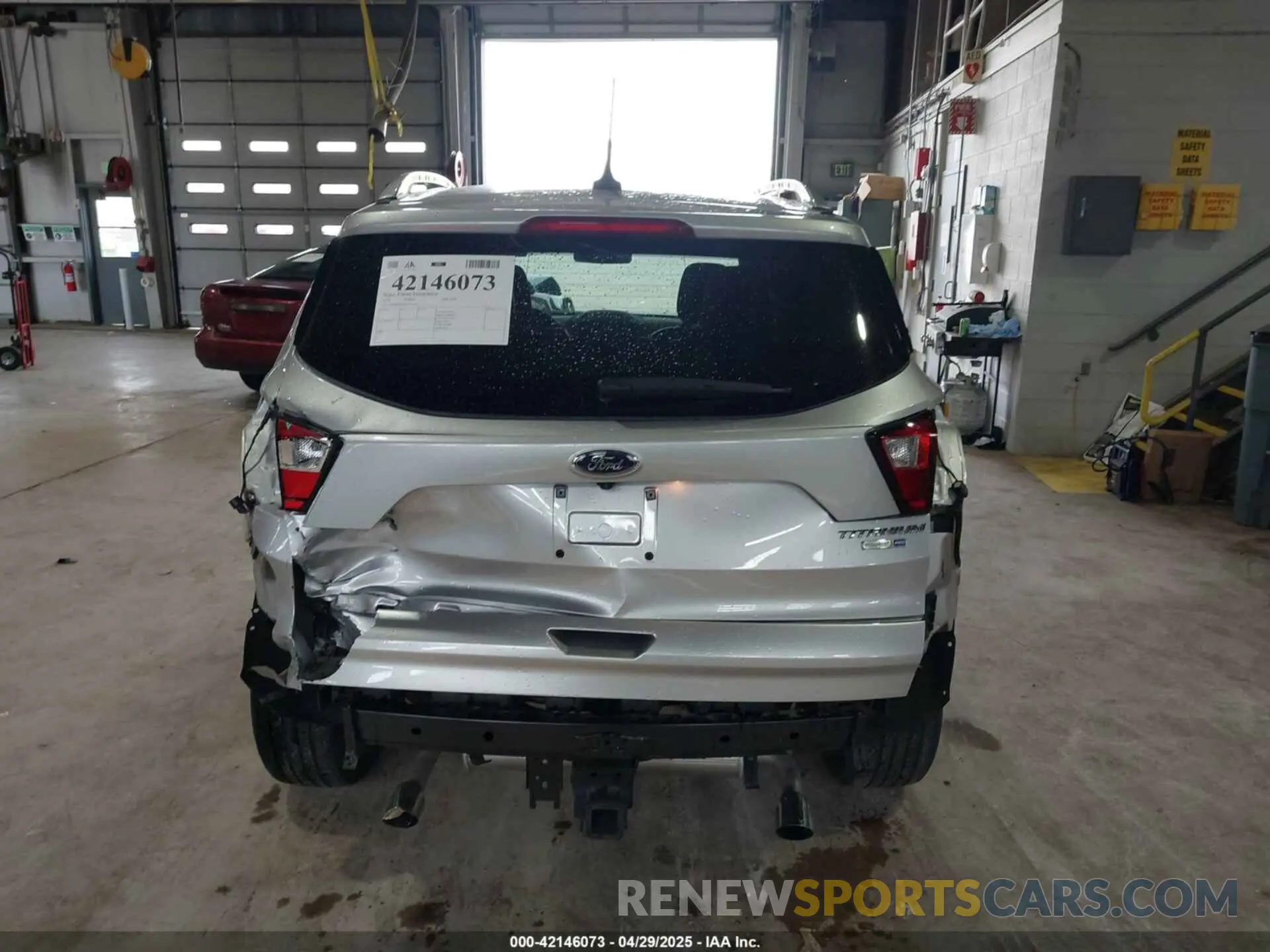 16 fotografías del automóvil dañado 1FMCU9J95KUA52315 FORD ESCAPE 2019
