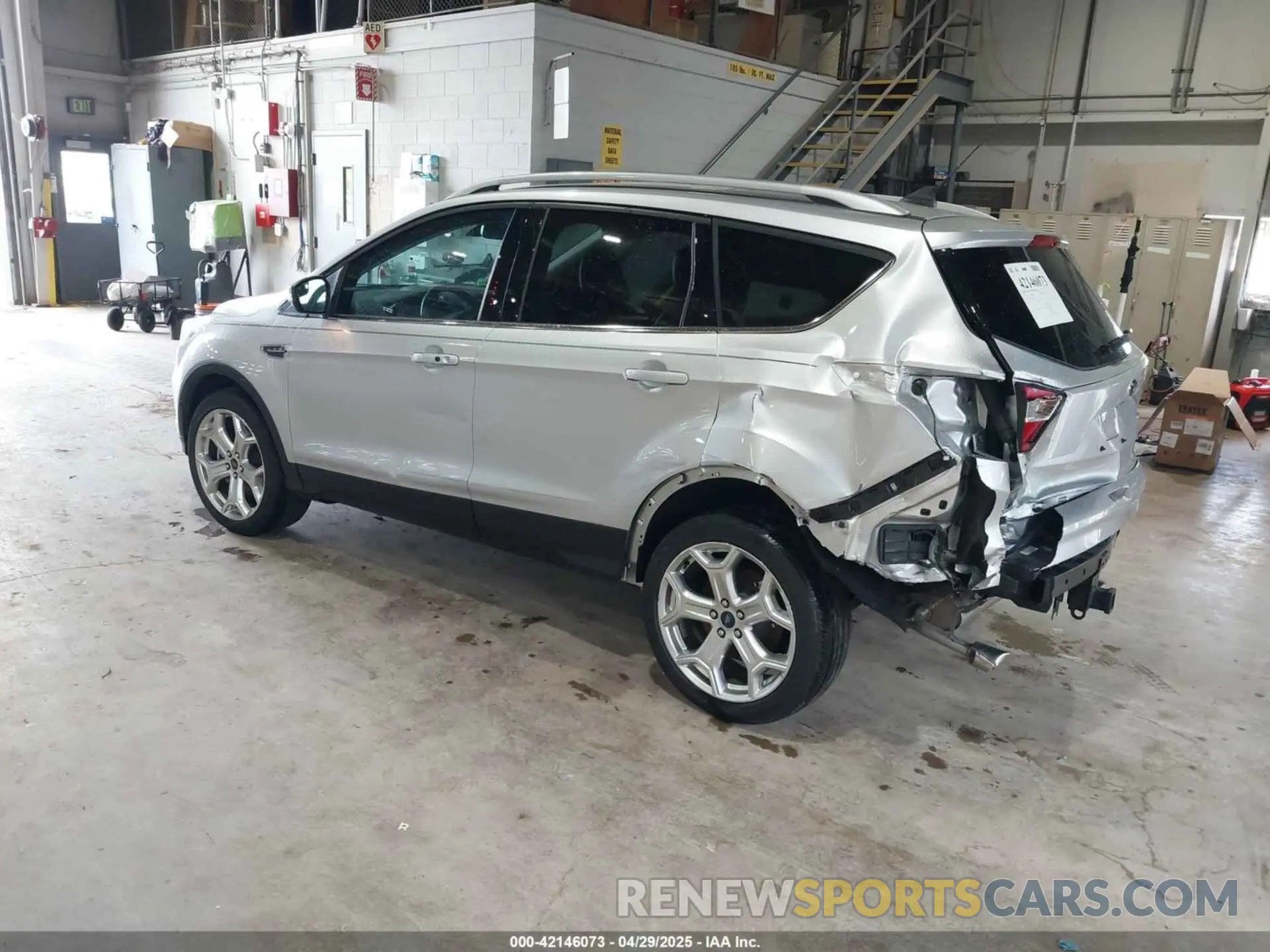 3 fotografías del automóvil dañado 1FMCU9J95KUA52315 FORD ESCAPE 2019