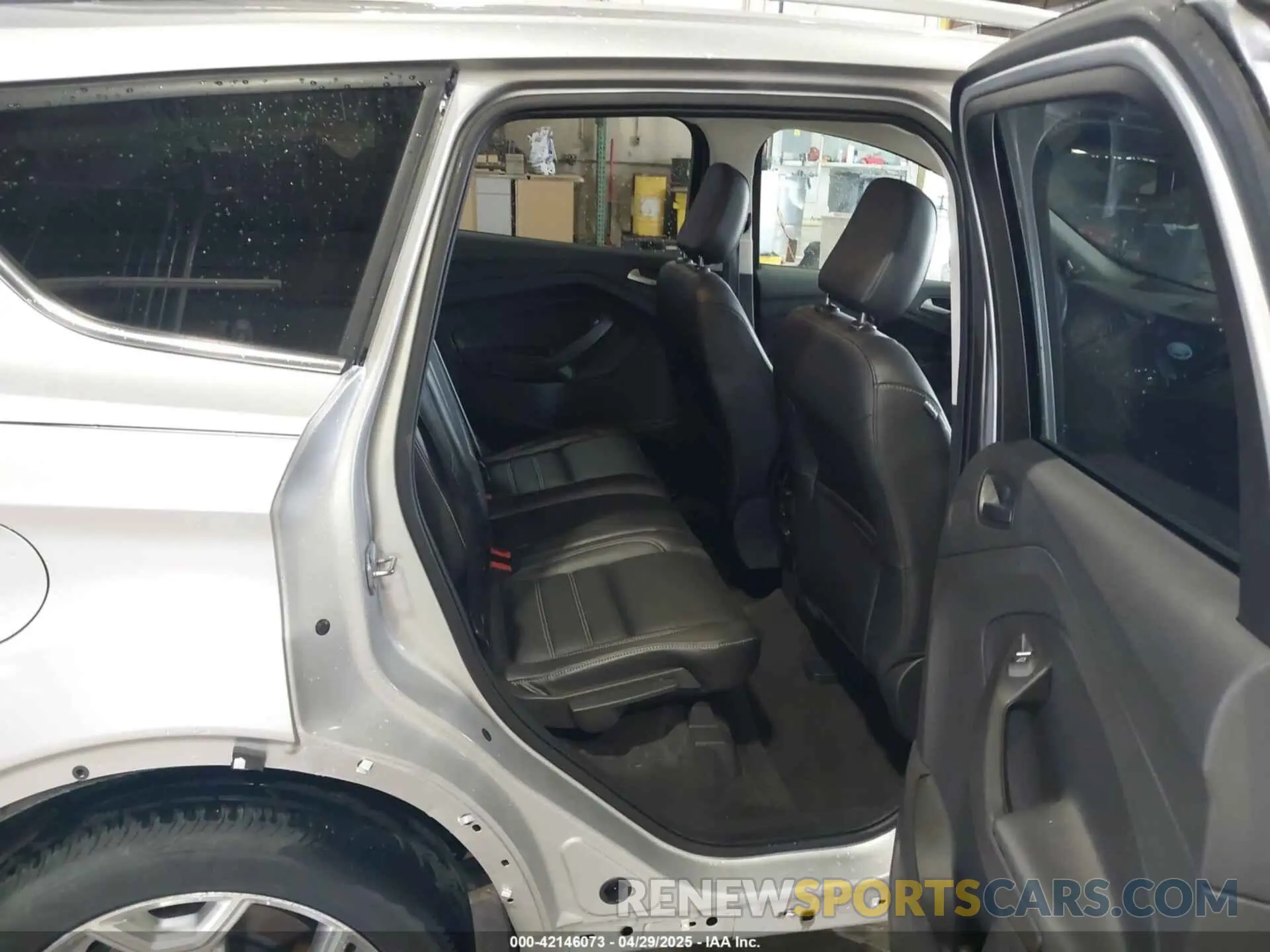 8 fotografías del automóvil dañado 1FMCU9J95KUA52315 FORD ESCAPE 2019