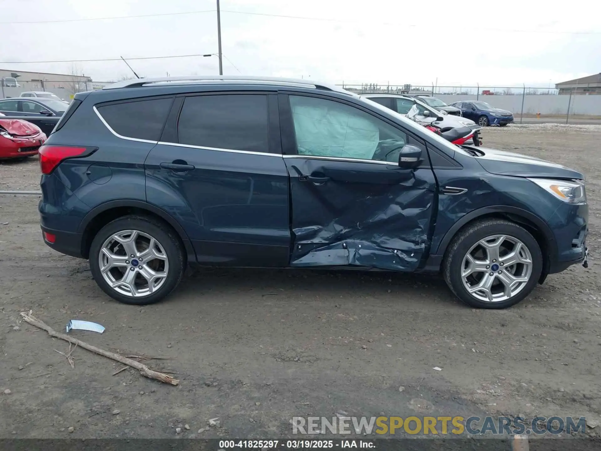 13 fotografías del automóvil dañado 1FMCU9J95KUC28621 FORD ESCAPE 2019