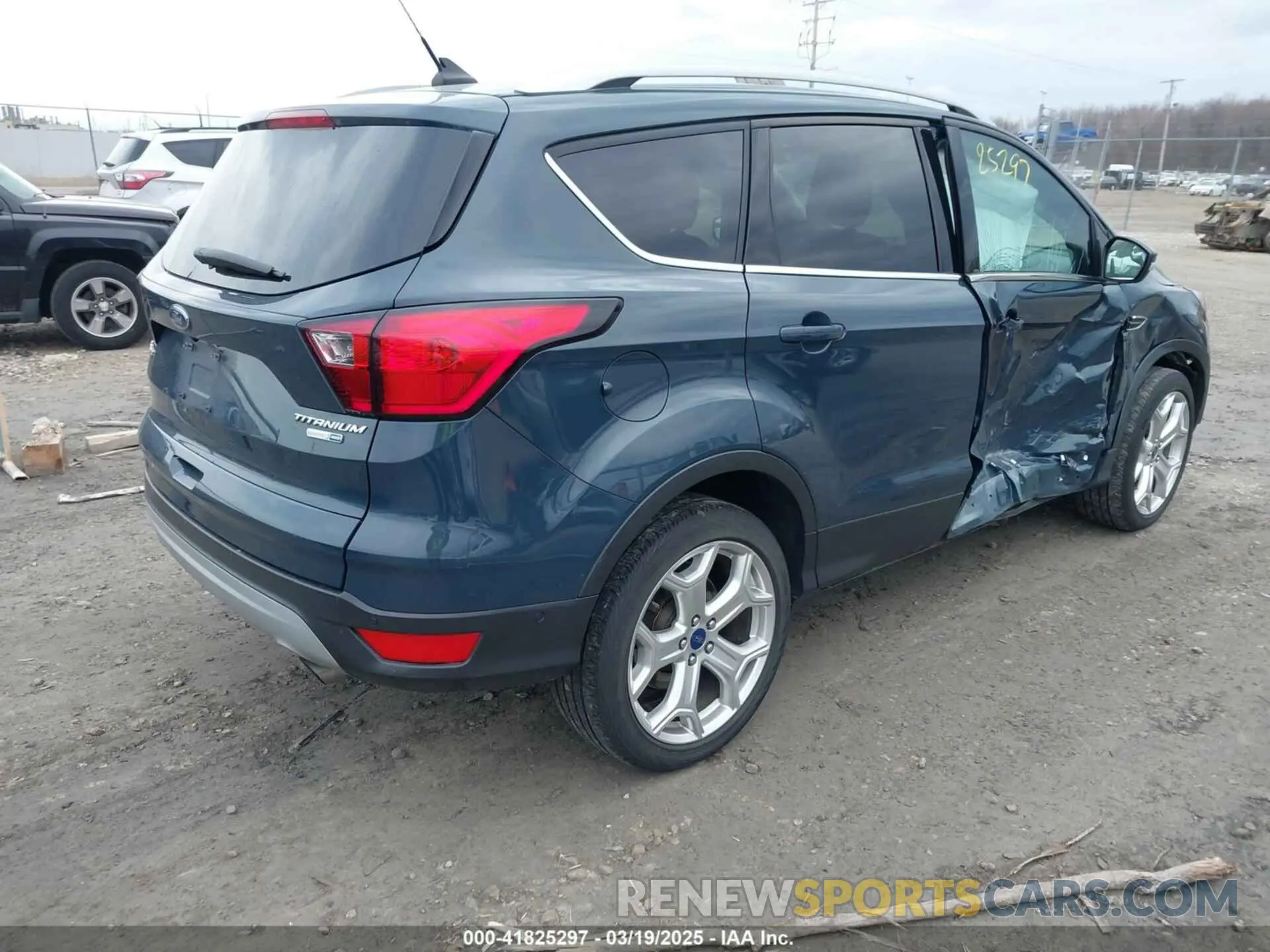 4 fotografías del automóvil dañado 1FMCU9J95KUC28621 FORD ESCAPE 2019