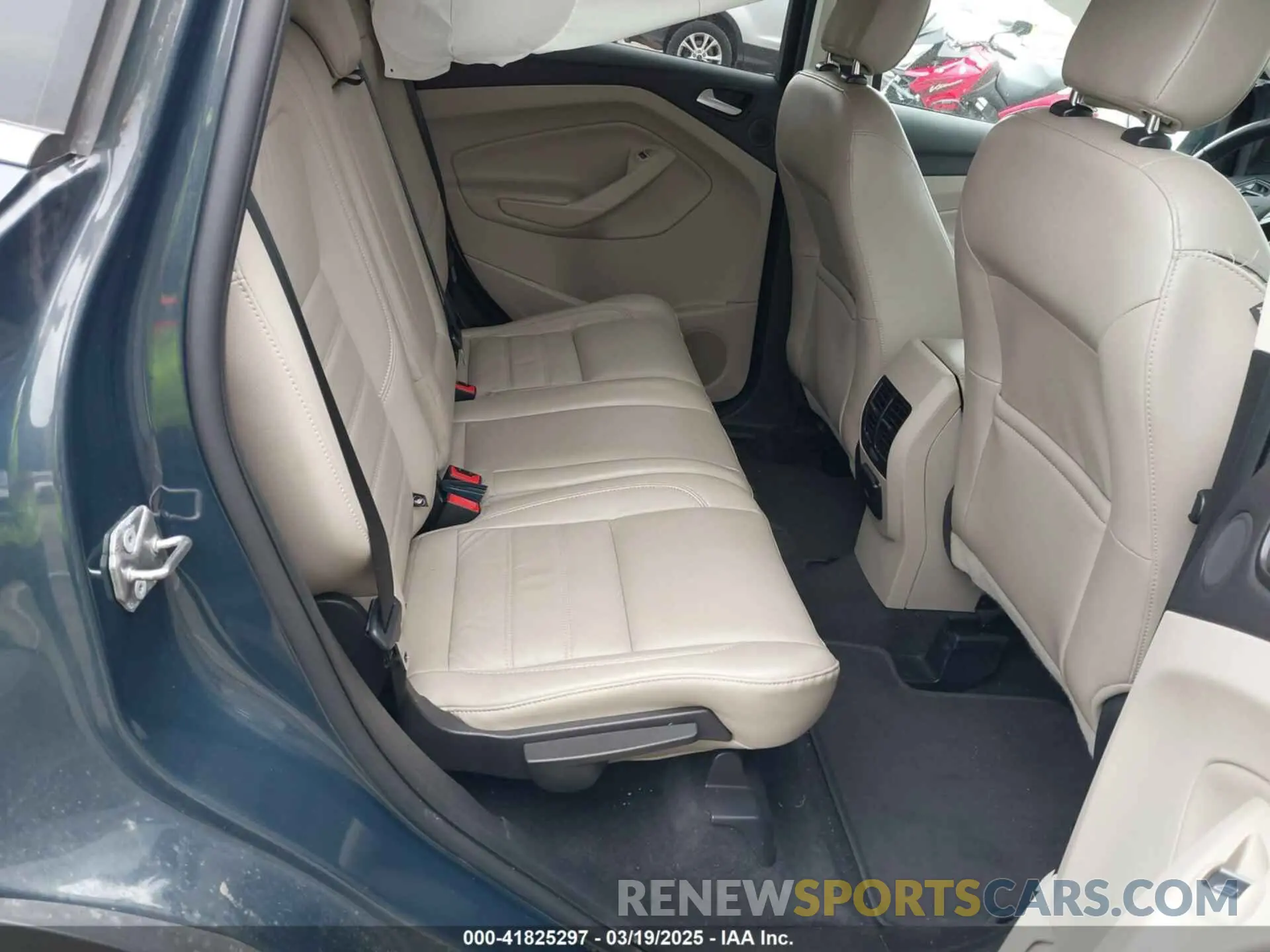 8 fotografías del automóvil dañado 1FMCU9J95KUC28621 FORD ESCAPE 2019