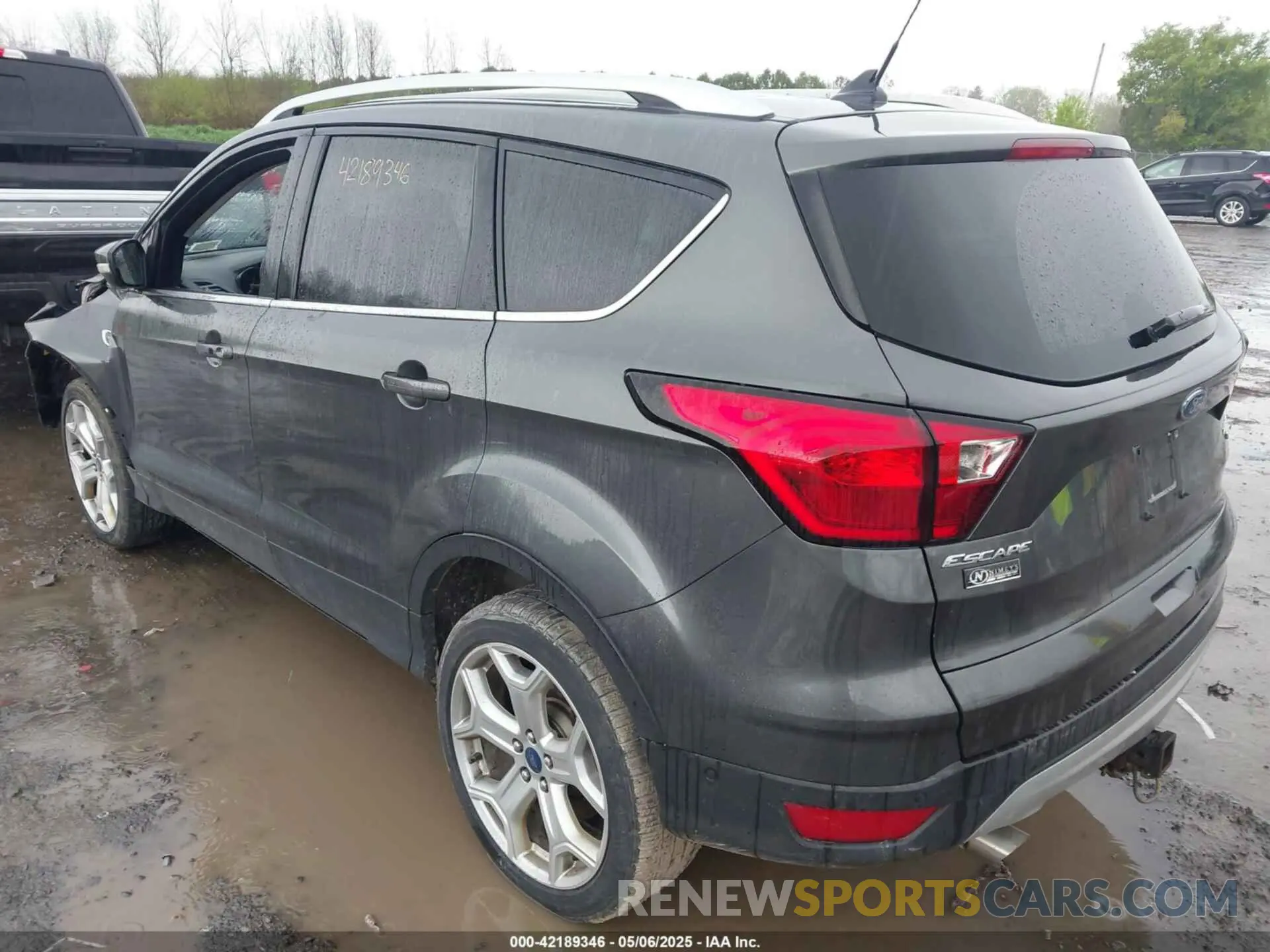 3 fotografías del automóvil dañado 1FMCU9J97KUB42825 FORD ESCAPE 2019