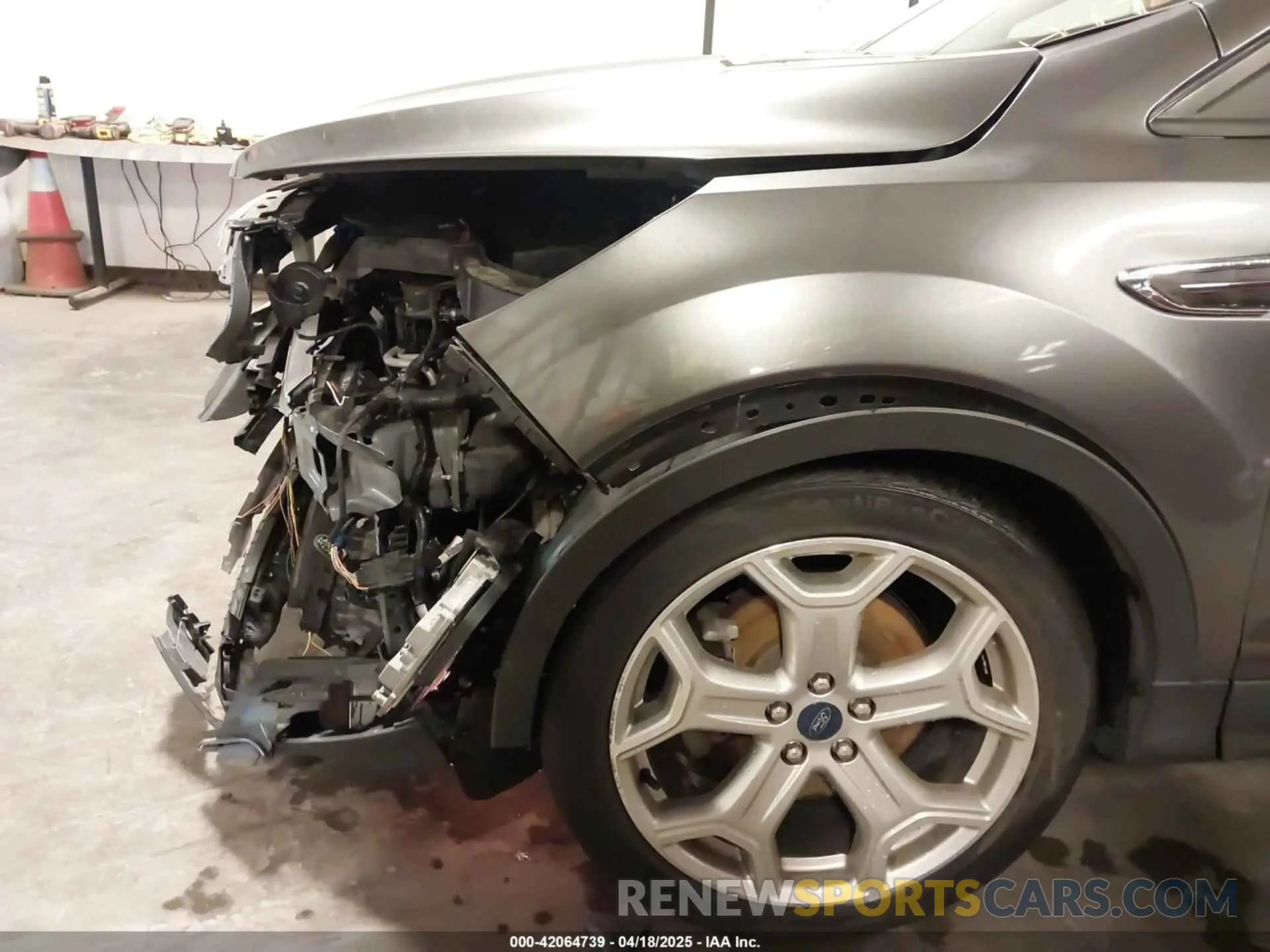 6 fotografías del automóvil dañado 1FMCU9J98KUB41991 FORD ESCAPE 2019