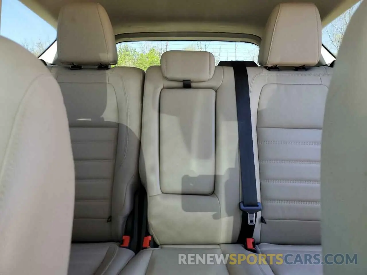 10 fotografías del automóvil dañado 1FMCU9J98KUB54935 FORD ESCAPE 2019