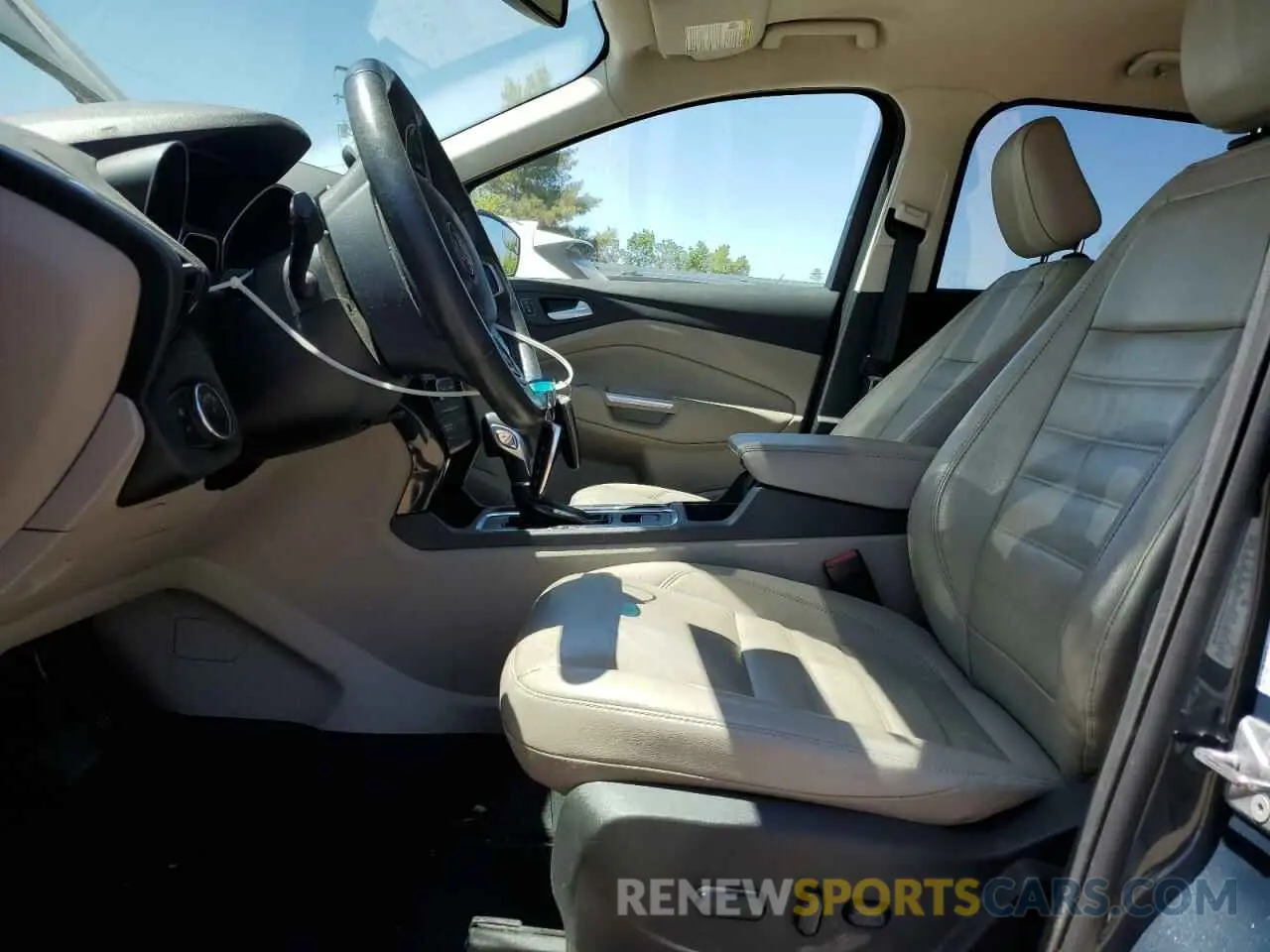 7 fotografías del automóvil dañado 1FMCU9J98KUB54935 FORD ESCAPE 2019
