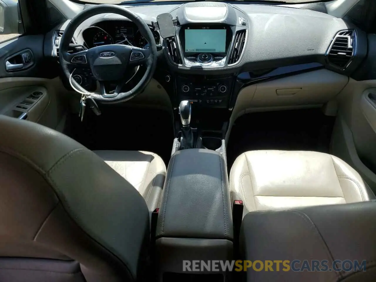 8 fotografías del automóvil dañado 1FMCU9J98KUB54935 FORD ESCAPE 2019