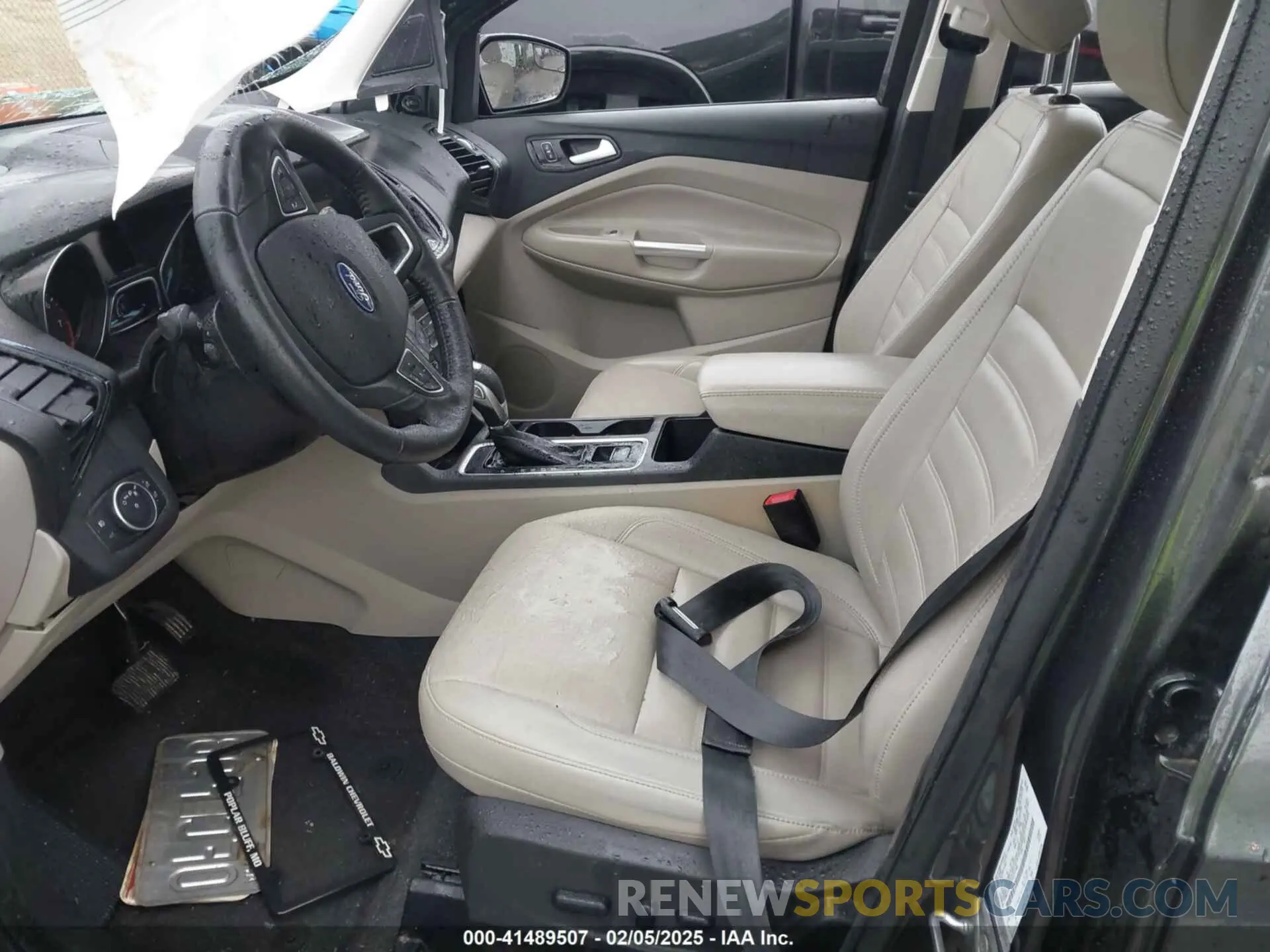 5 fotografías del automóvil dañado 1FMCU9J98KUC31190 FORD ESCAPE 2019