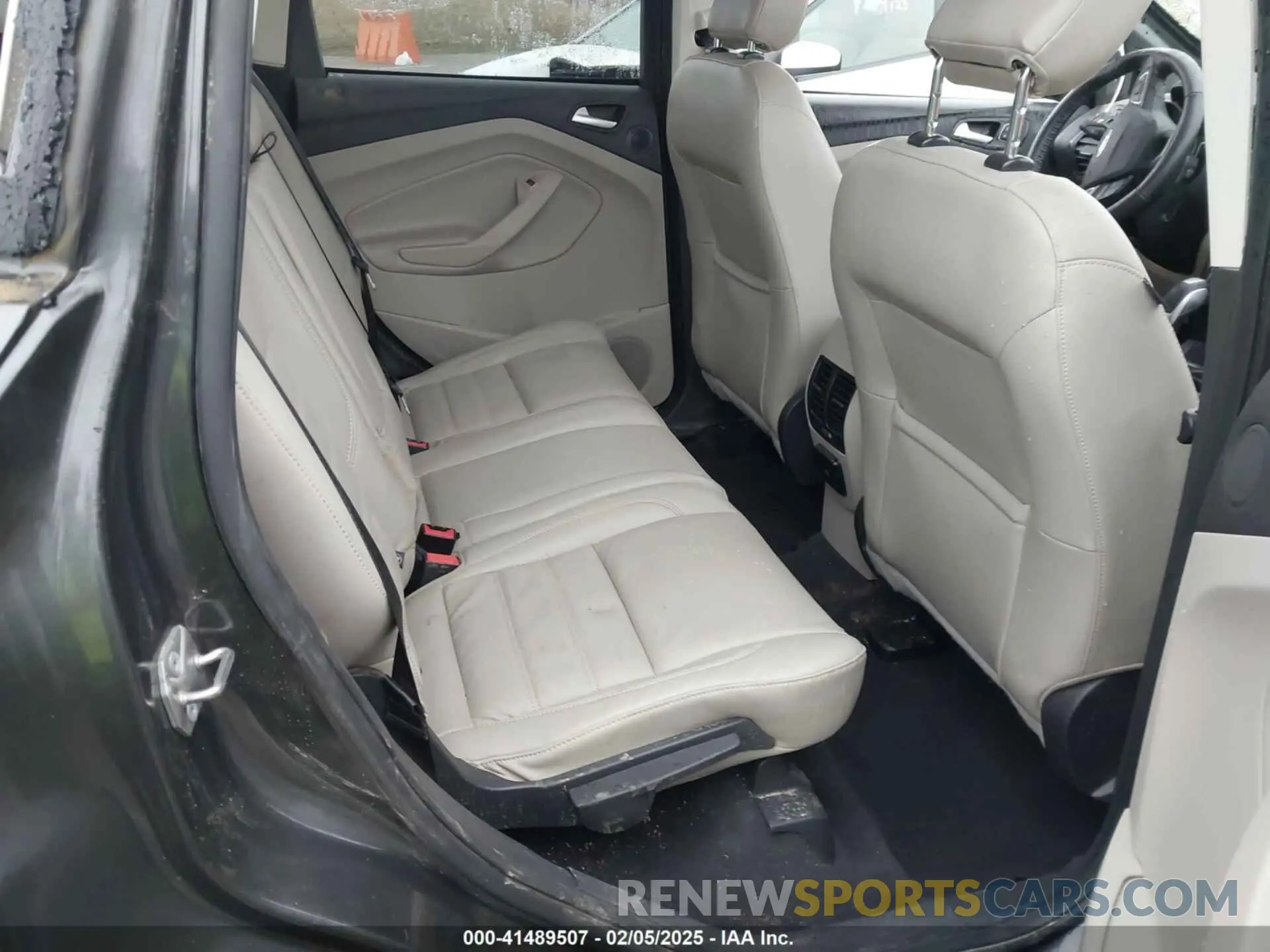 8 fotografías del automóvil dañado 1FMCU9J98KUC31190 FORD ESCAPE 2019
