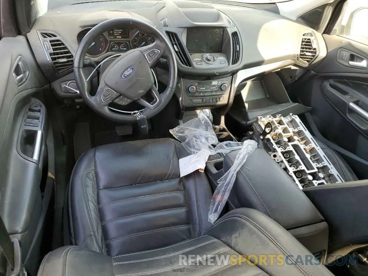 8 fotografías del automóvil dañado 1FMCU9J99KUA06485 FORD ESCAPE 2019