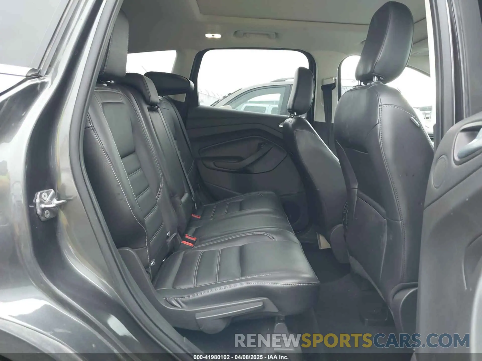 8 fotografías del automóvil dañado 1FMCU9J99KUA64158 FORD ESCAPE 2019