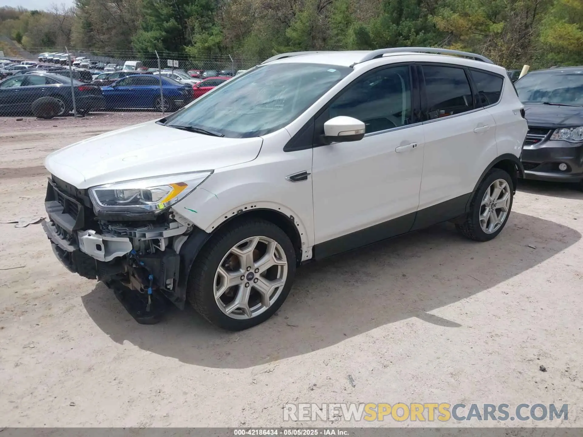 2 fotografías del automóvil dañado 1FMCU9J99KUC21963 FORD ESCAPE 2019