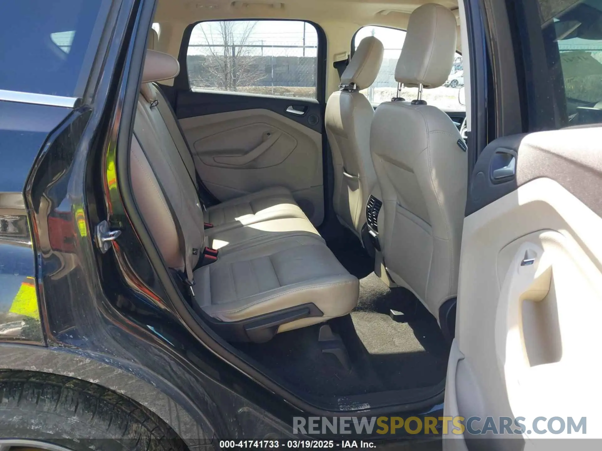 8 fotografías del automóvil dañado 1FMCU9J99KUC44157 FORD ESCAPE 2019