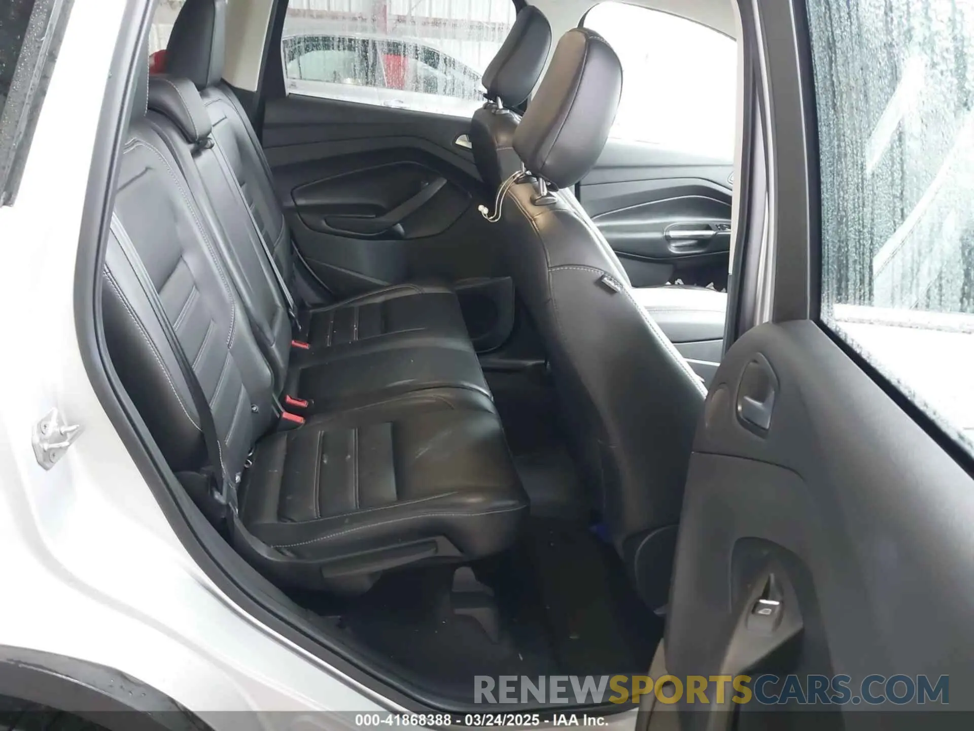 8 fotografías del automóvil dañado 1FMCU9J9XKUA37695 FORD ESCAPE 2019