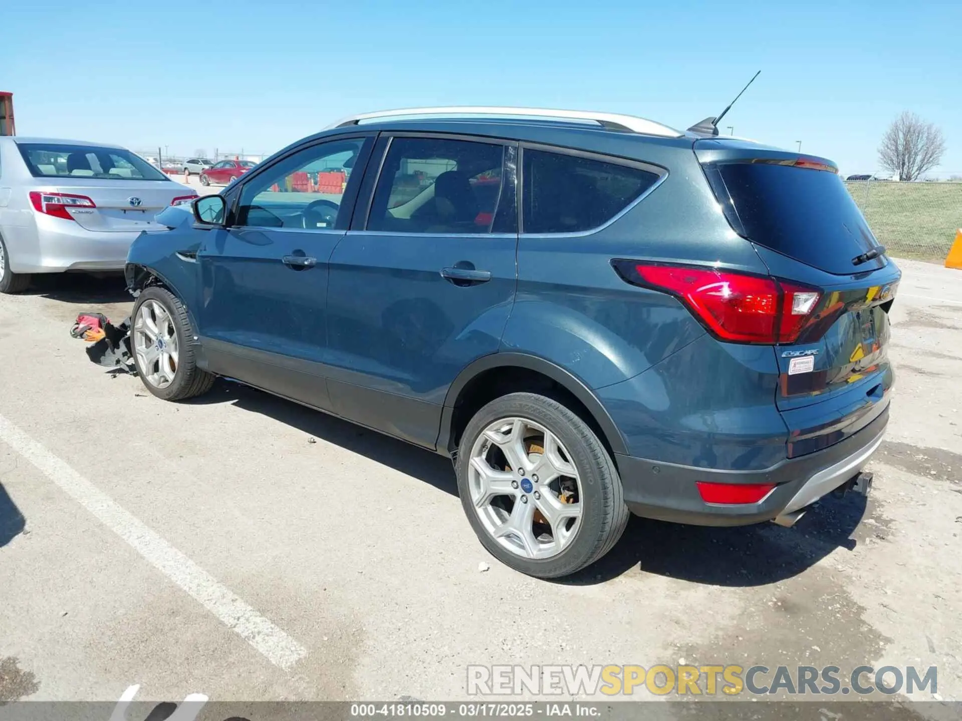 3 fotografías del automóvil dañado 1FMCU9J9XKUC26167 FORD ESCAPE 2019