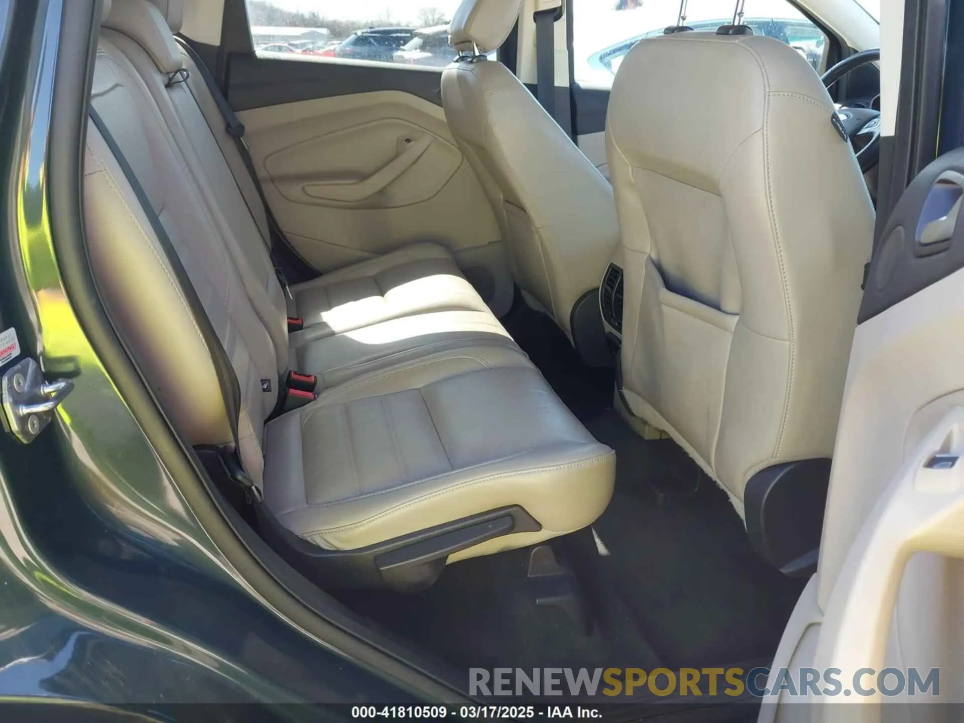 8 fotografías del automóvil dañado 1FMCU9J9XKUC26167 FORD ESCAPE 2019