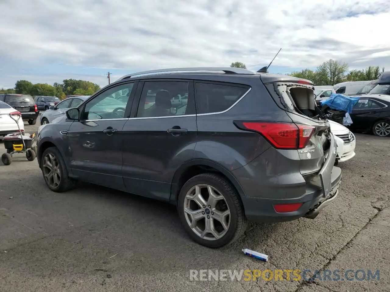 2 fotografías del automóvil dañado 1FMCU9J9XKUC32843 FORD ESCAPE 2019