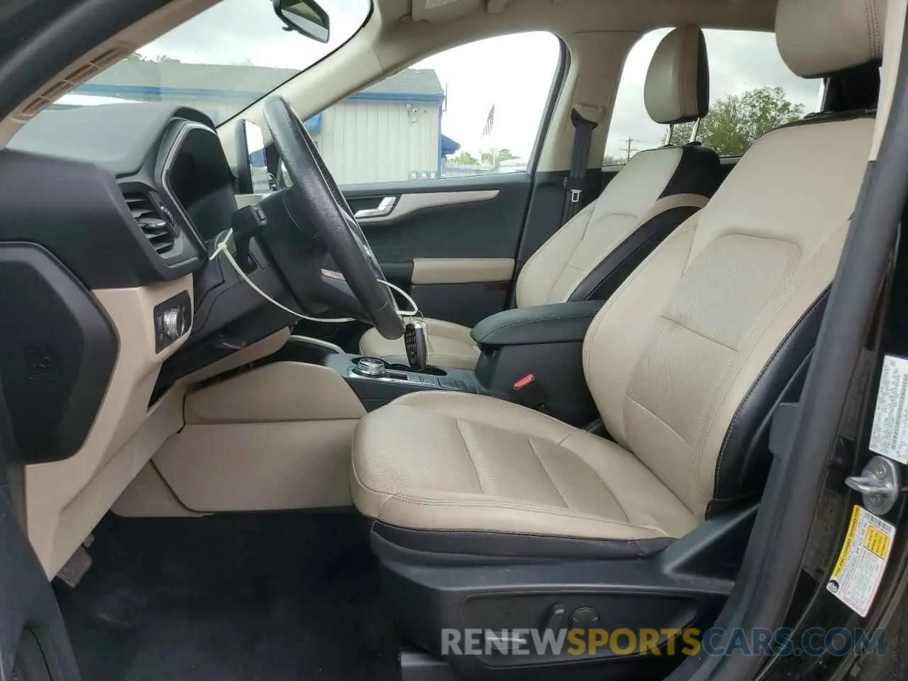 7 fotografías del automóvil dañado 1FMCU0BZ2LUB13387 FORD ESCAPE 2020