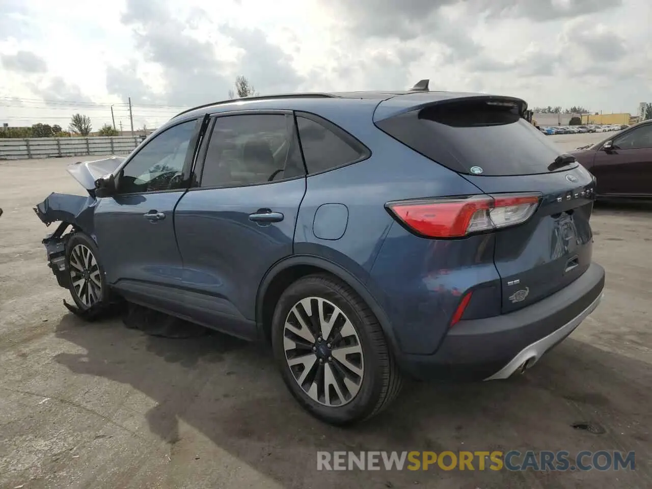 2 fotografías del automóvil dañado 1FMCU0BZ3LUC44795 FORD ESCAPE 2020