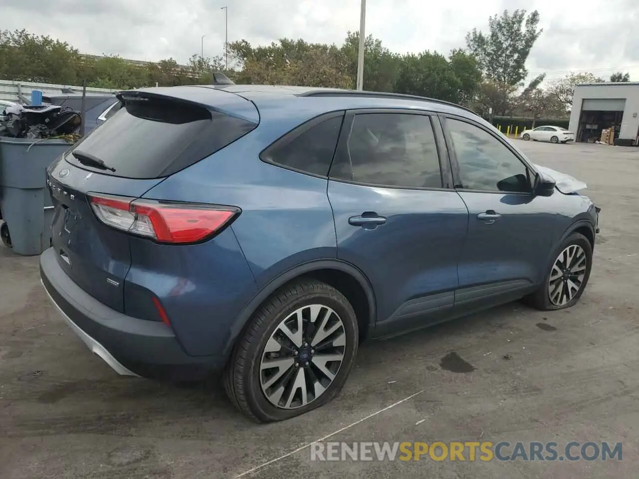 3 fotografías del automóvil dañado 1FMCU0BZ3LUC44795 FORD ESCAPE 2020