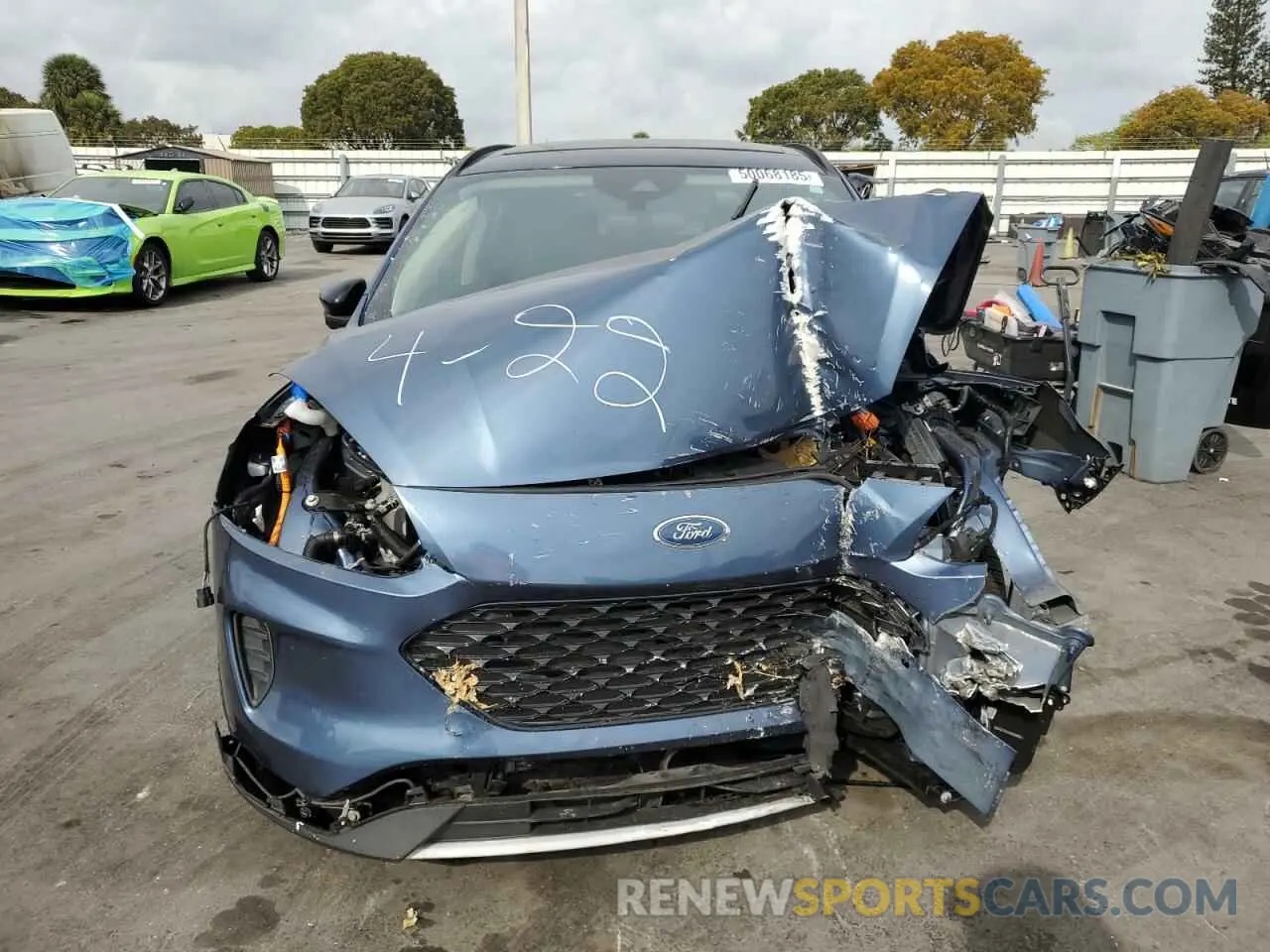 5 fotografías del automóvil dañado 1FMCU0BZ3LUC44795 FORD ESCAPE 2020