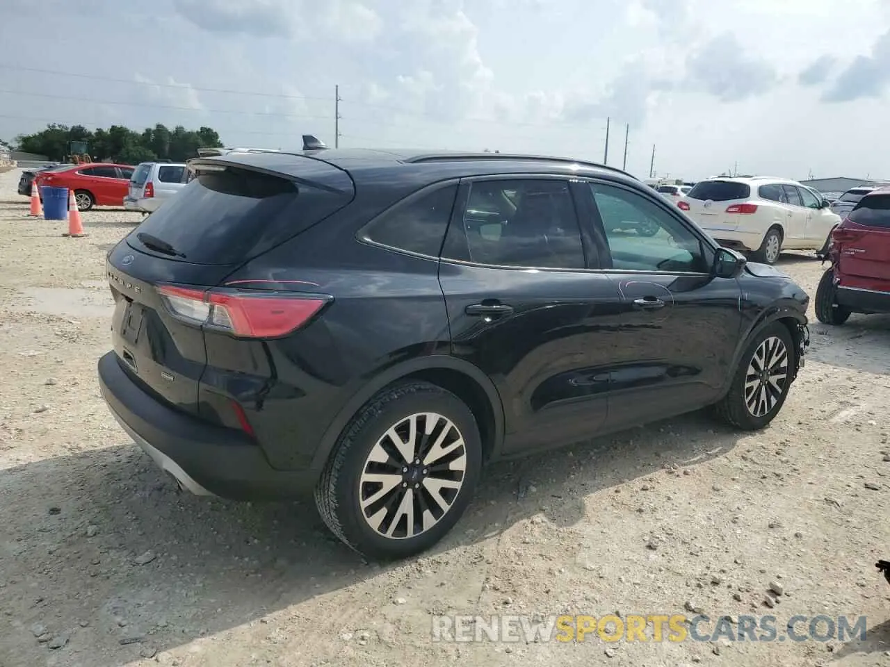 3 fotografías del automóvil dañado 1FMCU0BZ5LUB81201 FORD ESCAPE 2020