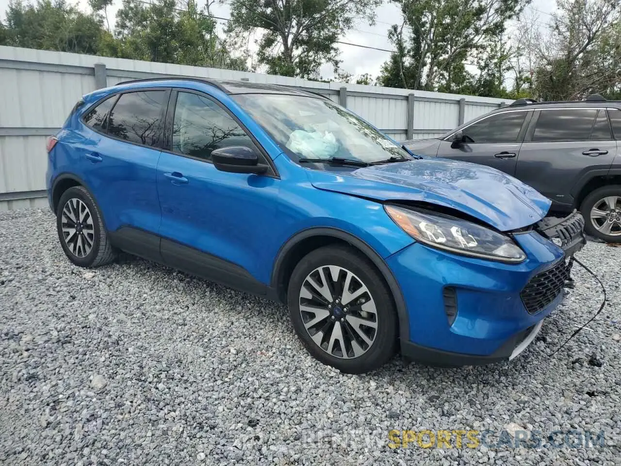 4 fotografías del automóvil dañado 1FMCU0BZ7LUC04445 FORD ESCAPE 2020