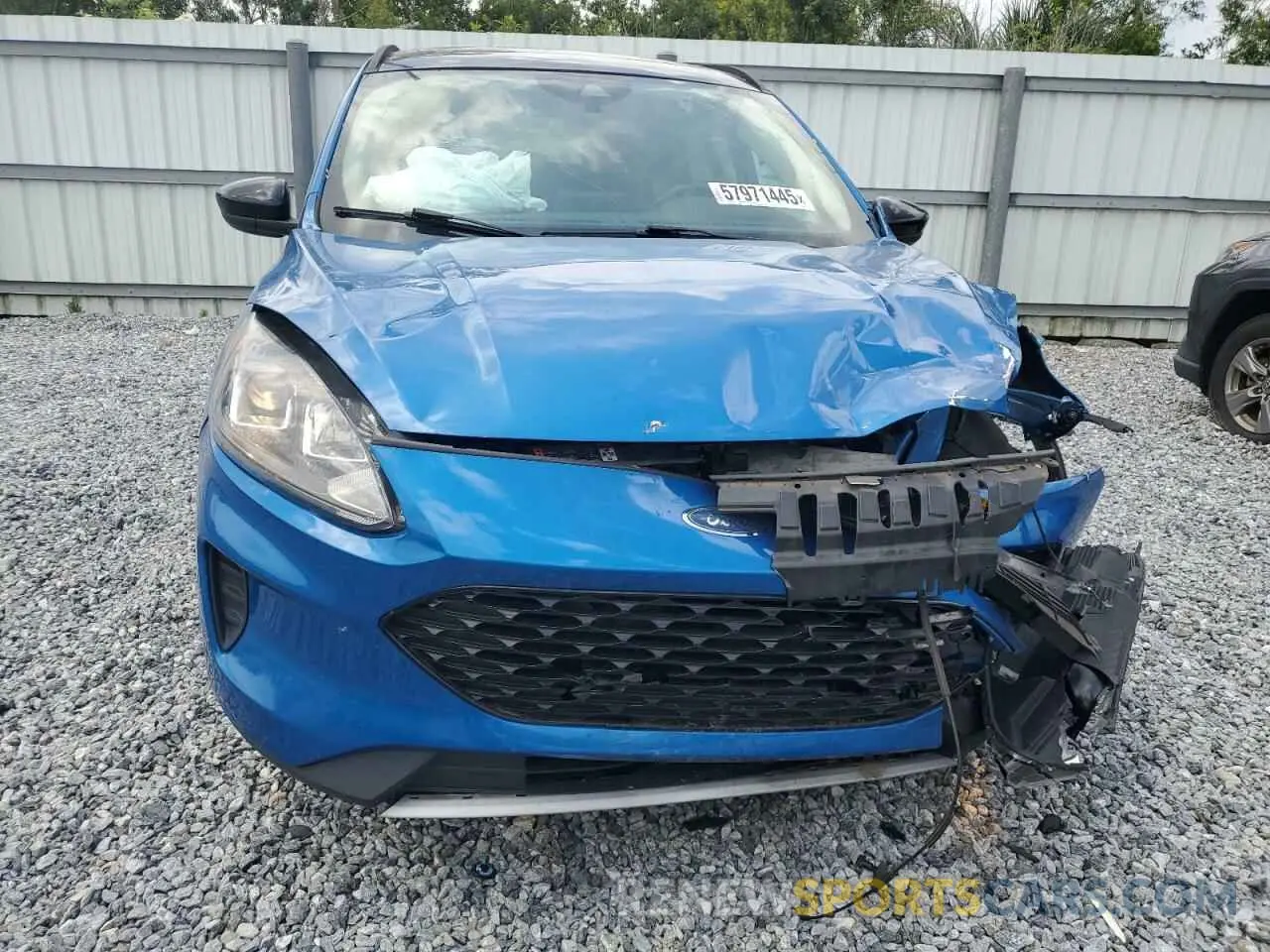5 fotografías del automóvil dañado 1FMCU0BZ7LUC04445 FORD ESCAPE 2020