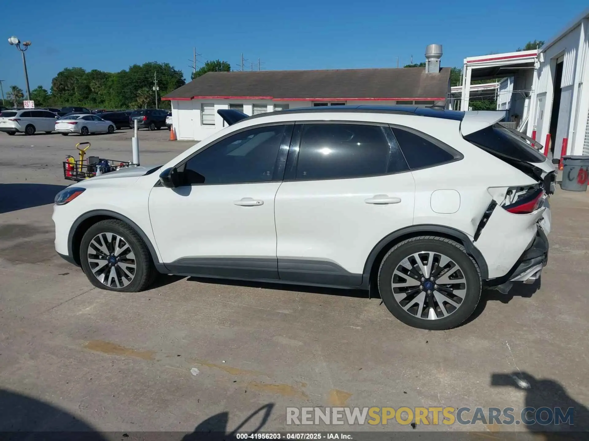 14 fotografías del automóvil dañado 1FMCU0BZ9LUB38786 FORD ESCAPE 2020