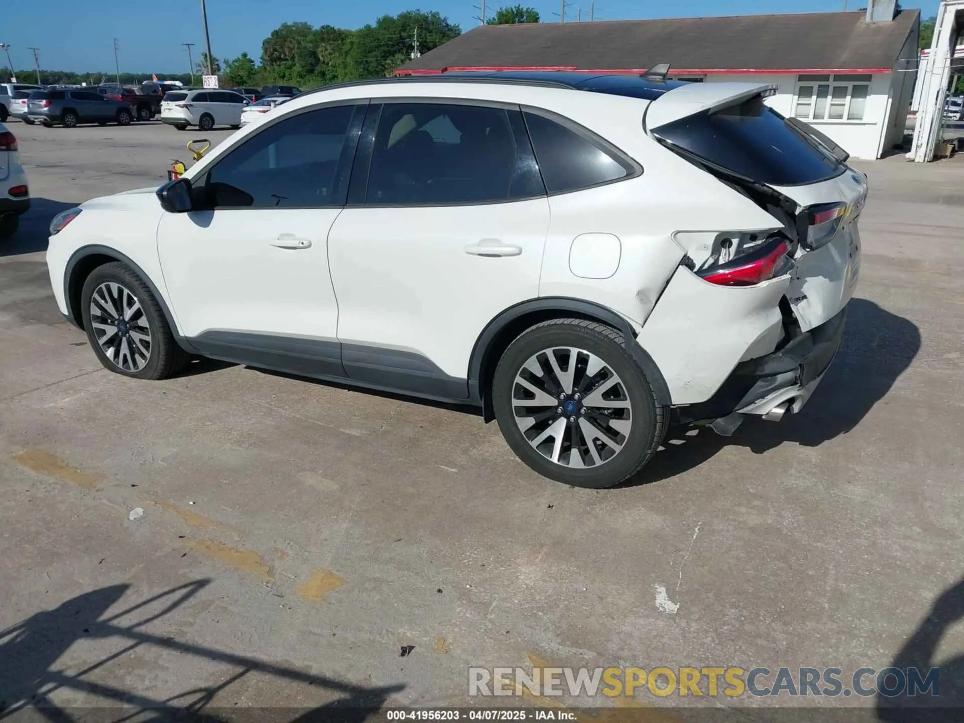 3 fotografías del automóvil dañado 1FMCU0BZ9LUB38786 FORD ESCAPE 2020