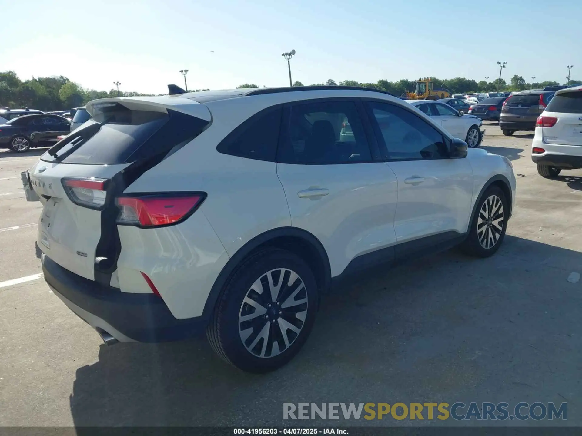 4 fotografías del automóvil dañado 1FMCU0BZ9LUB38786 FORD ESCAPE 2020