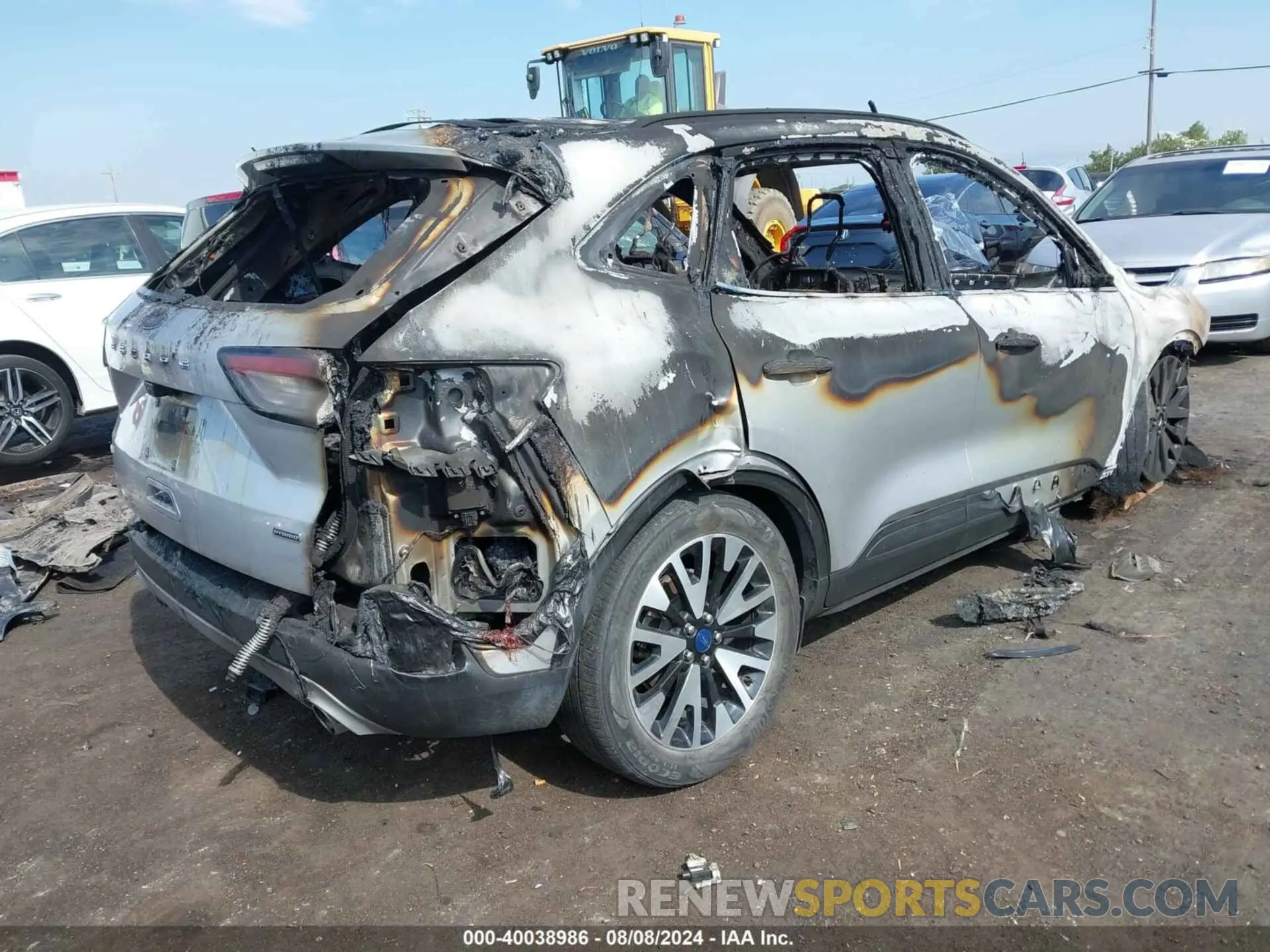 4 fotografías del automóvil dañado 1FMCU0BZ9LUC42551 FORD ESCAPE 2020