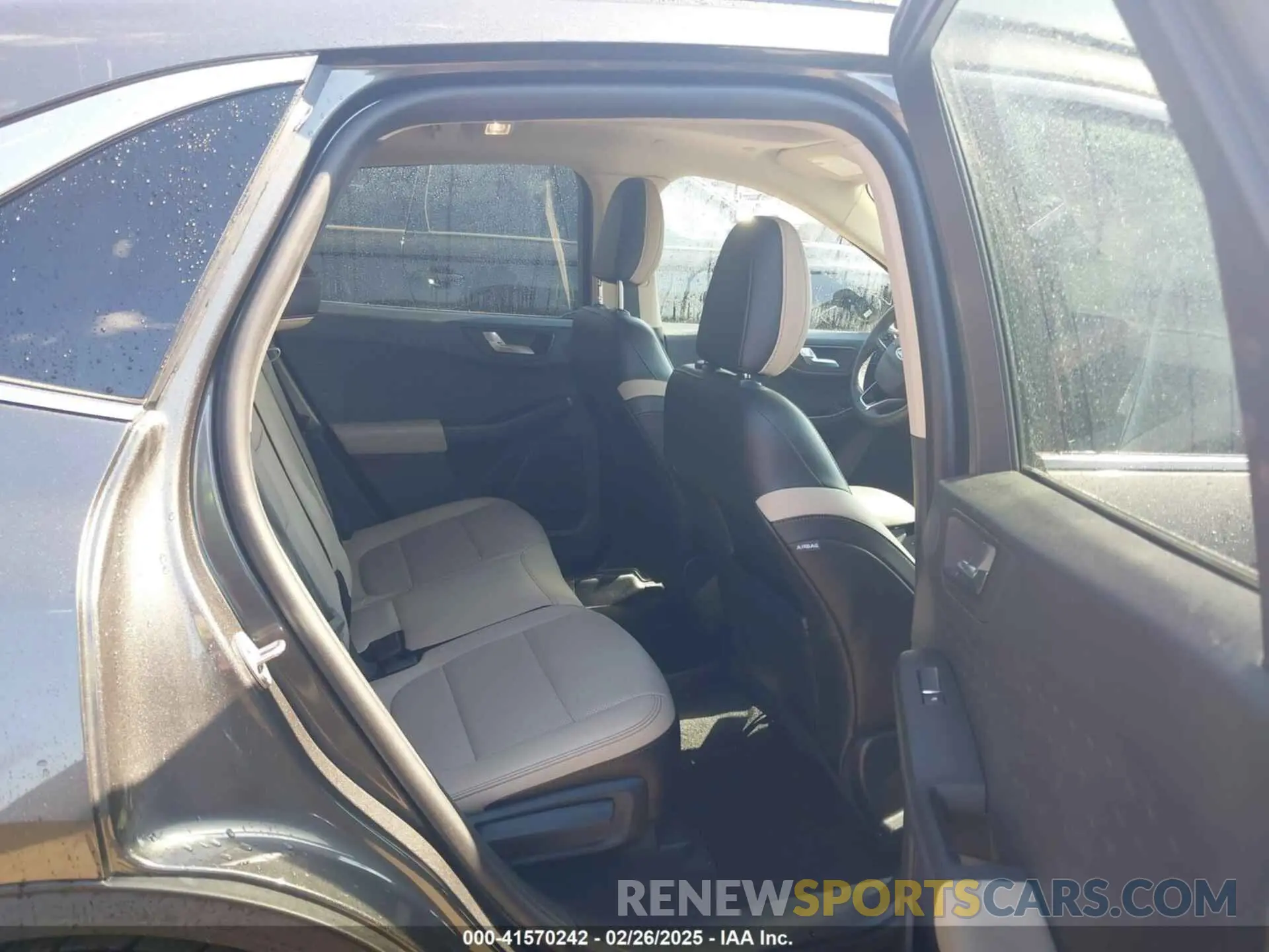 8 fotografías del automóvil dañado 1FMCU0DZ7LUB57978 FORD ESCAPE 2020