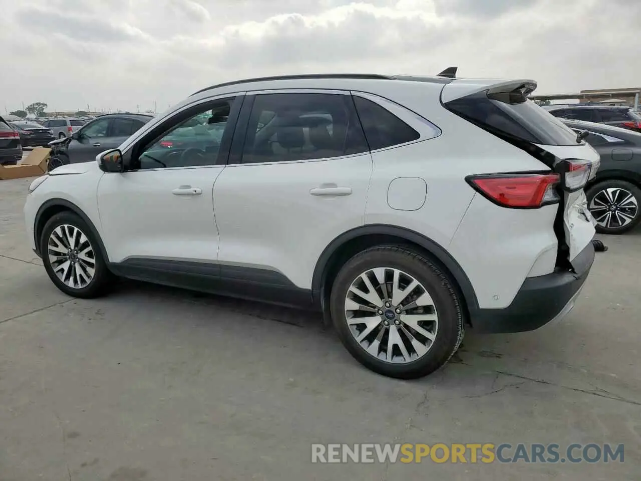2 fotografías del automóvil dañado 1FMCU0DZ7LUC34753 FORD ESCAPE 2020