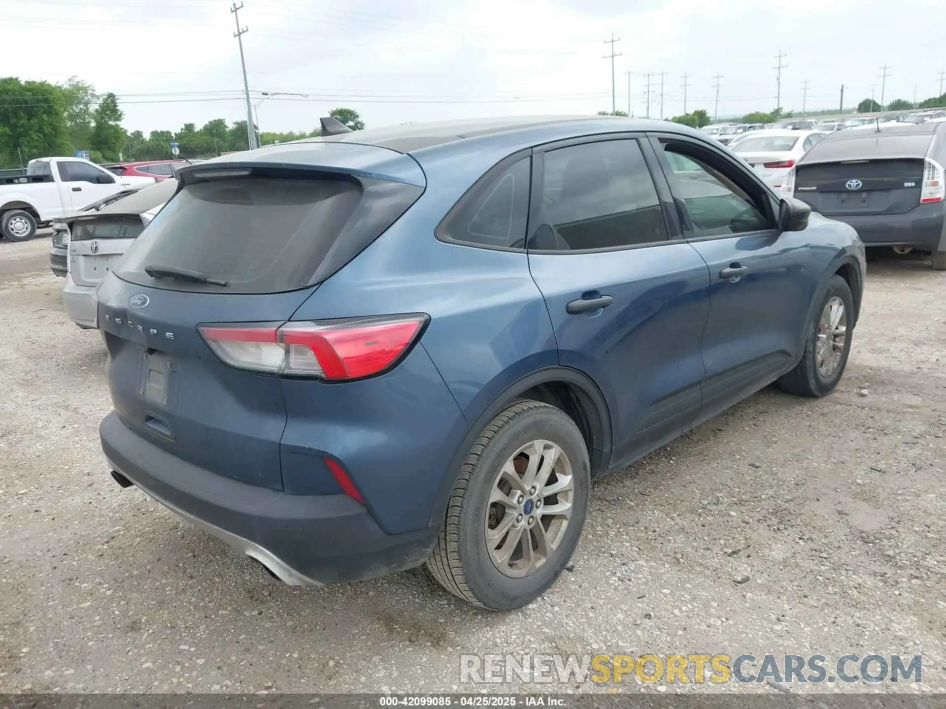 4 fotografías del automóvil dañado 1FMCU0F60LUC52398 FORD ESCAPE 2020