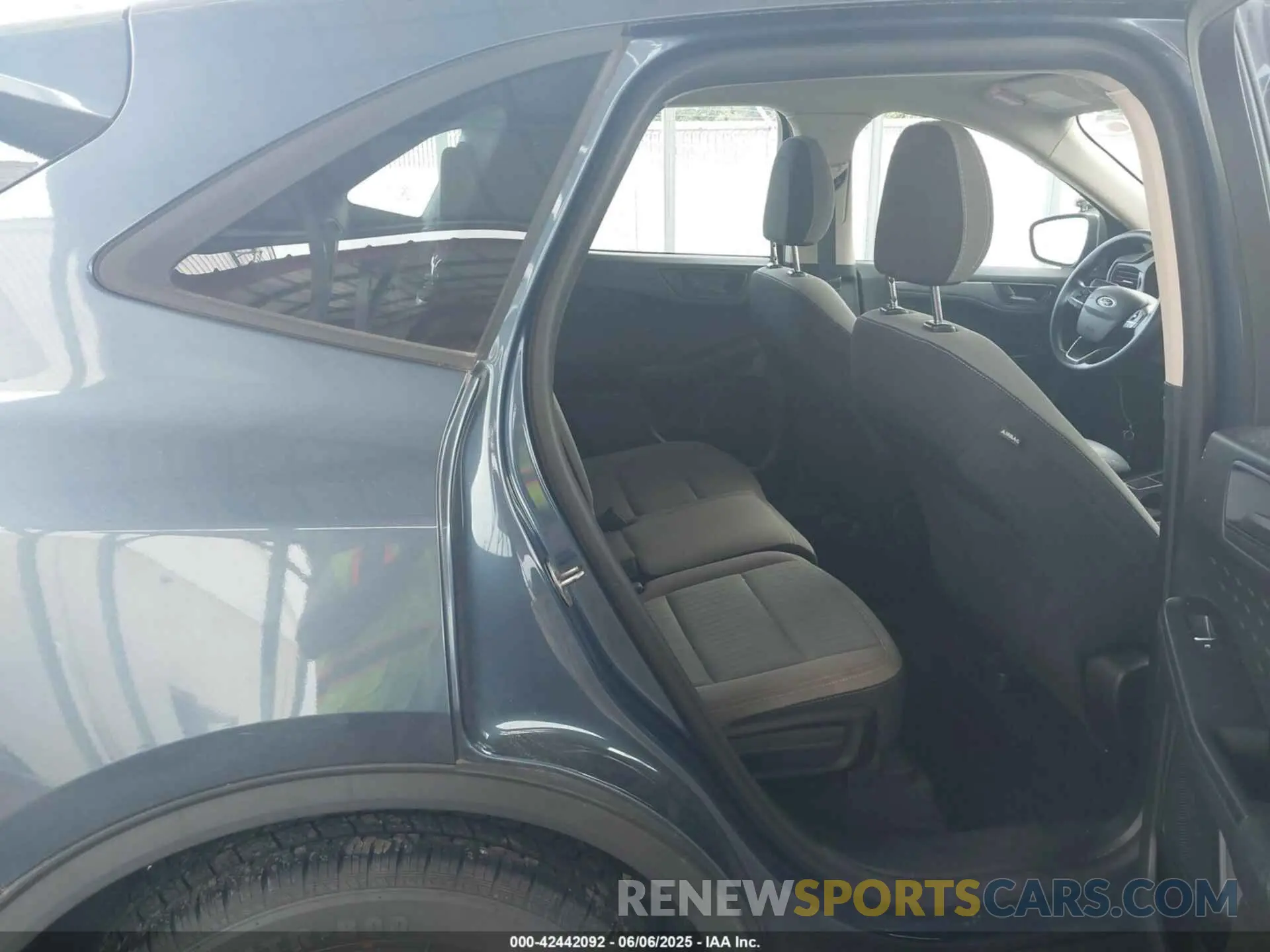 8 fotografías del automóvil dañado 1FMCU0F61LUC62065 FORD ESCAPE 2020