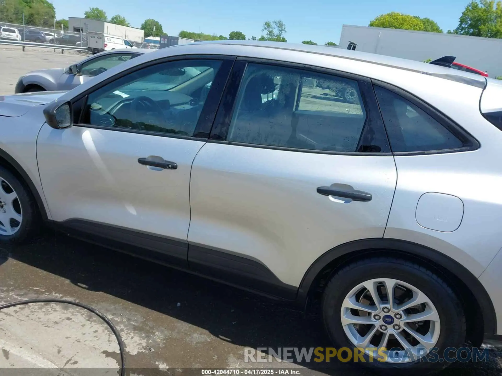 14 fotografías del automóvil dañado 1FMCU0F62LUA22703 FORD ESCAPE 2020