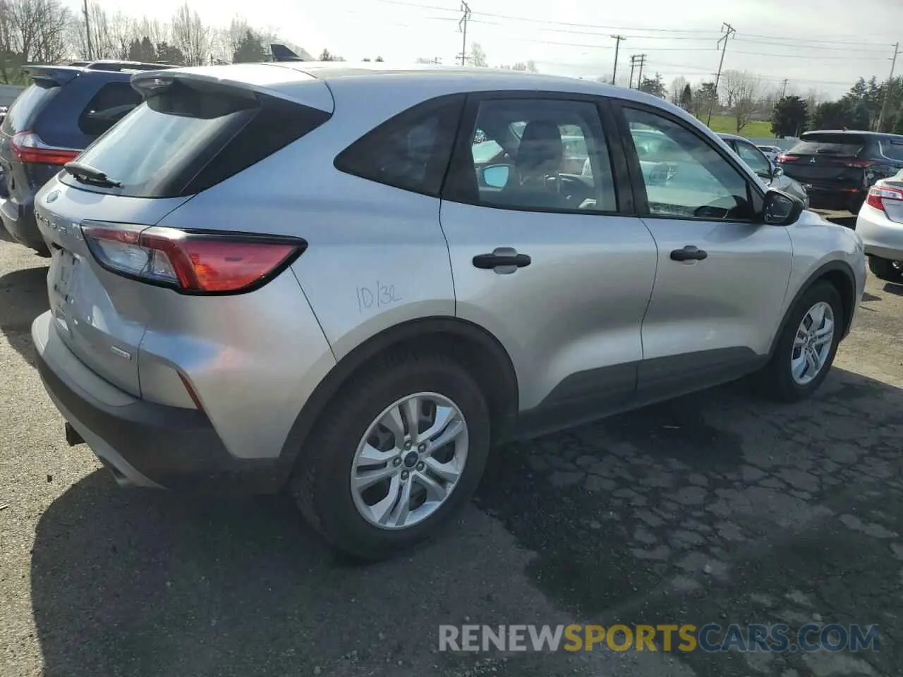 3 fotografías del automóvil dañado 1FMCU0F62LUA36908 FORD ESCAPE 2020