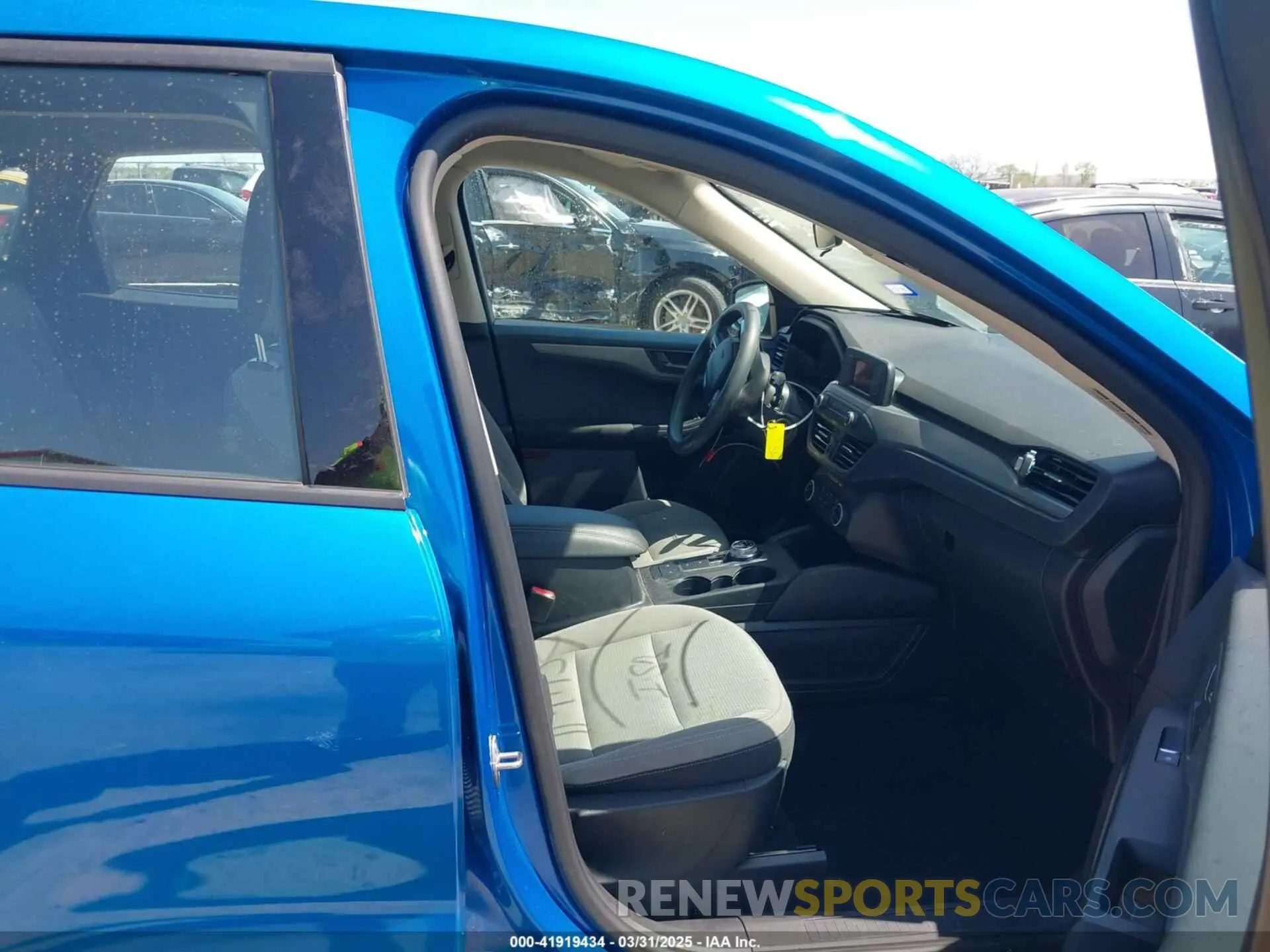 5 fotografías del automóvil dañado 1FMCU0F63LUA22712 FORD ESCAPE 2020