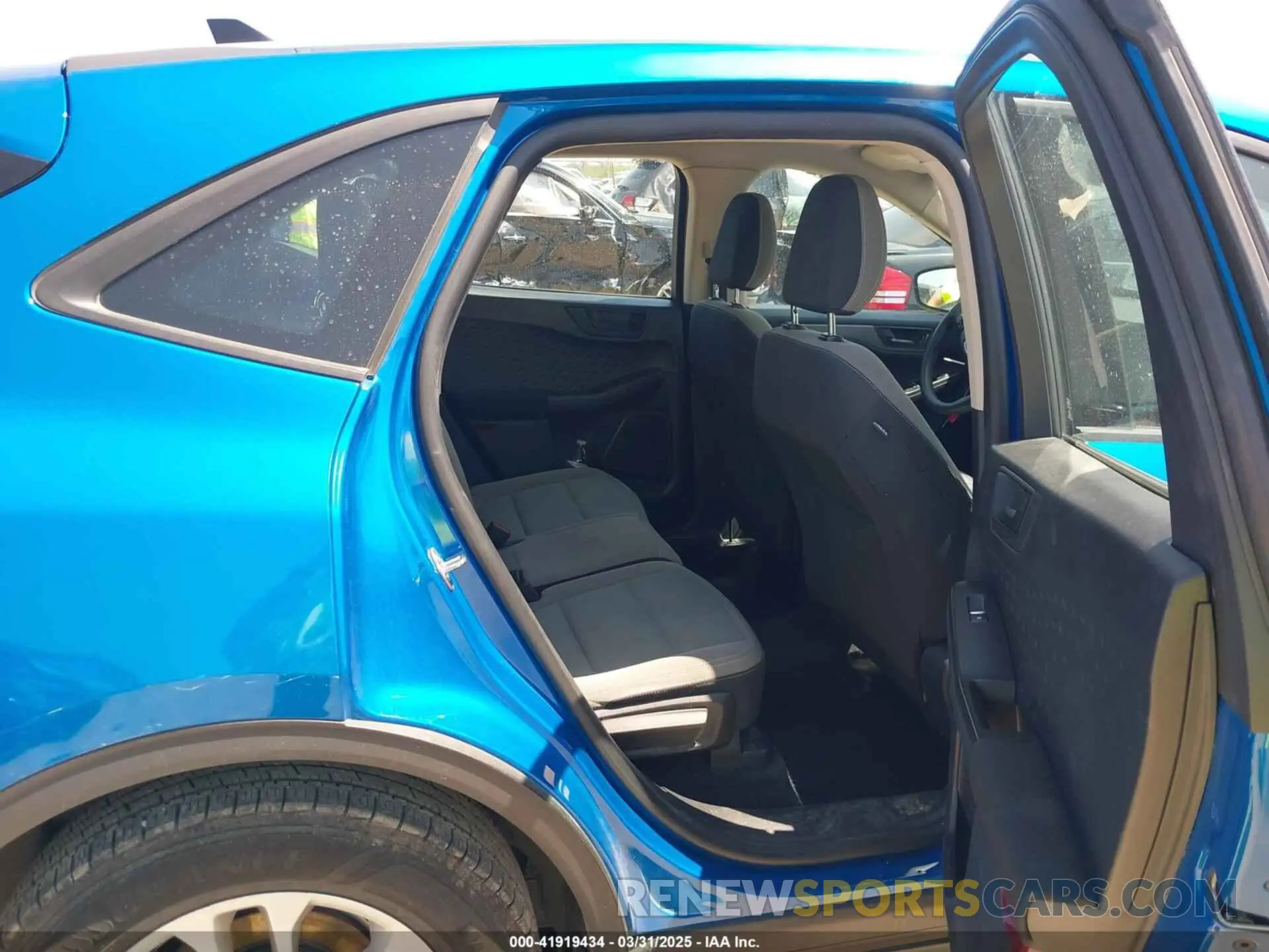 8 fotografías del automóvil dañado 1FMCU0F63LUA22712 FORD ESCAPE 2020