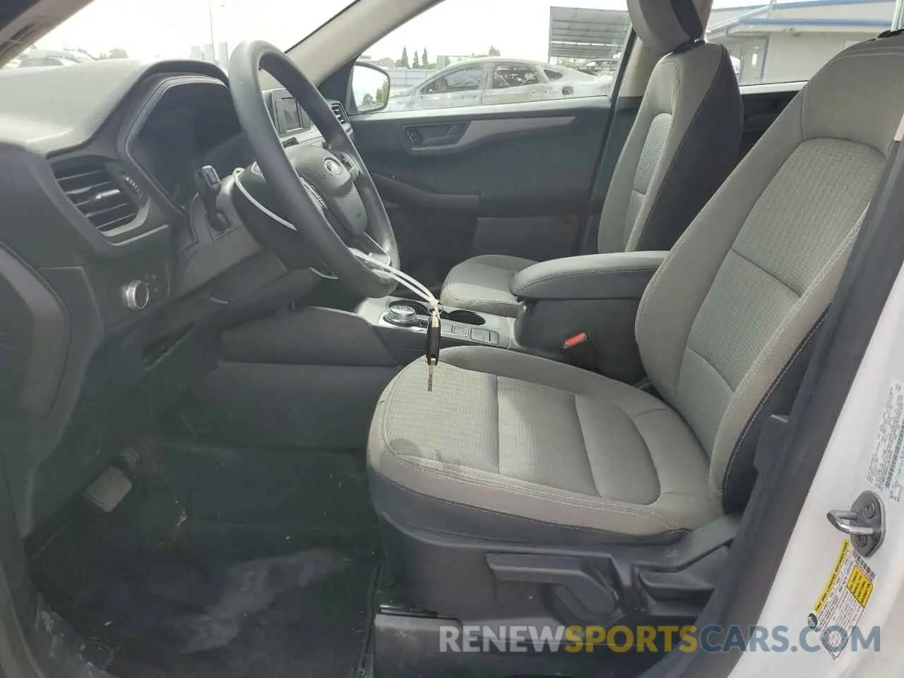 7 fotografías del automóvil dañado 1FMCU0F65LUB70988 FORD ESCAPE 2020